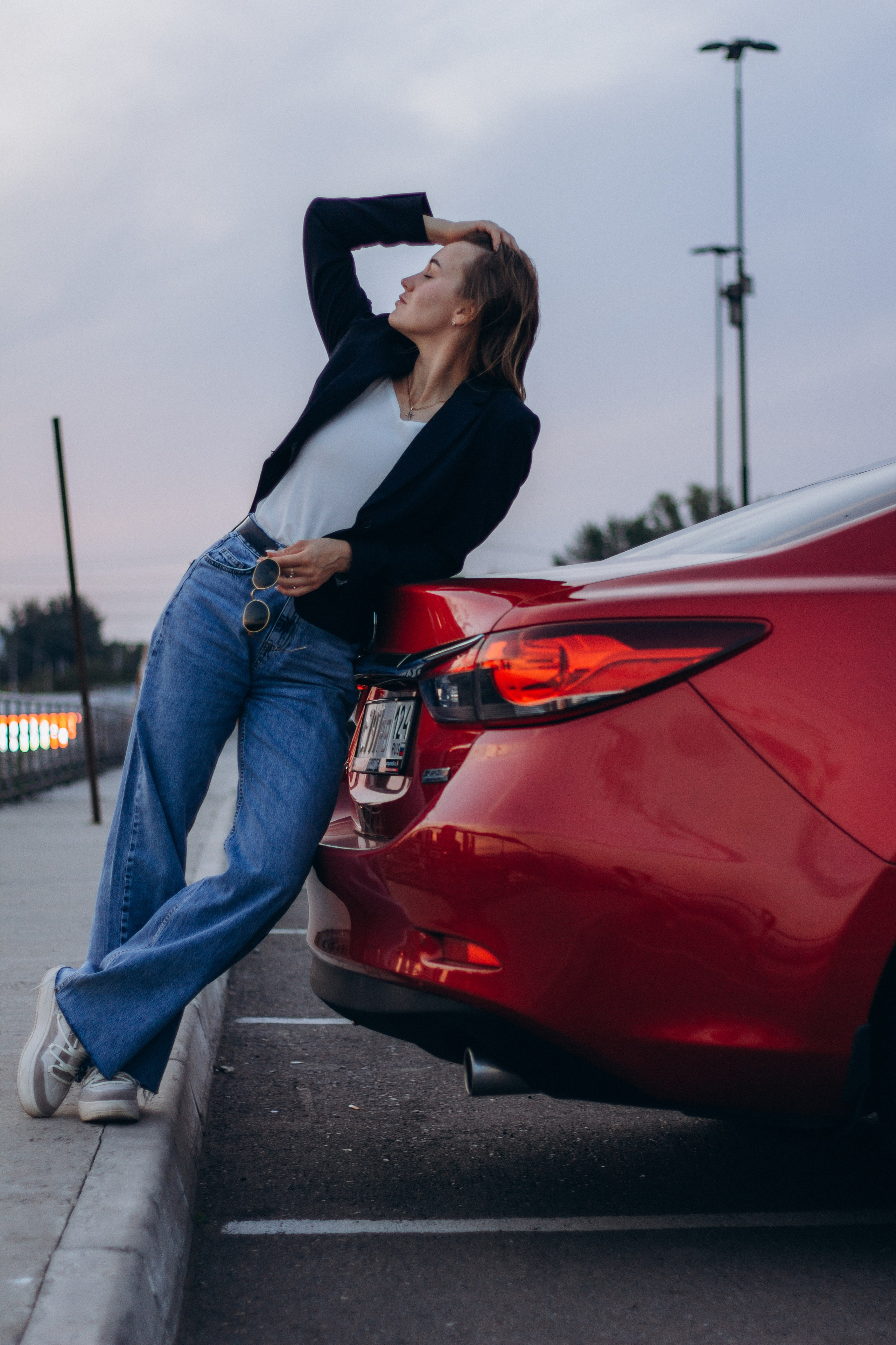 Girl and Car. Фотограф Красноярск Архипова Алина