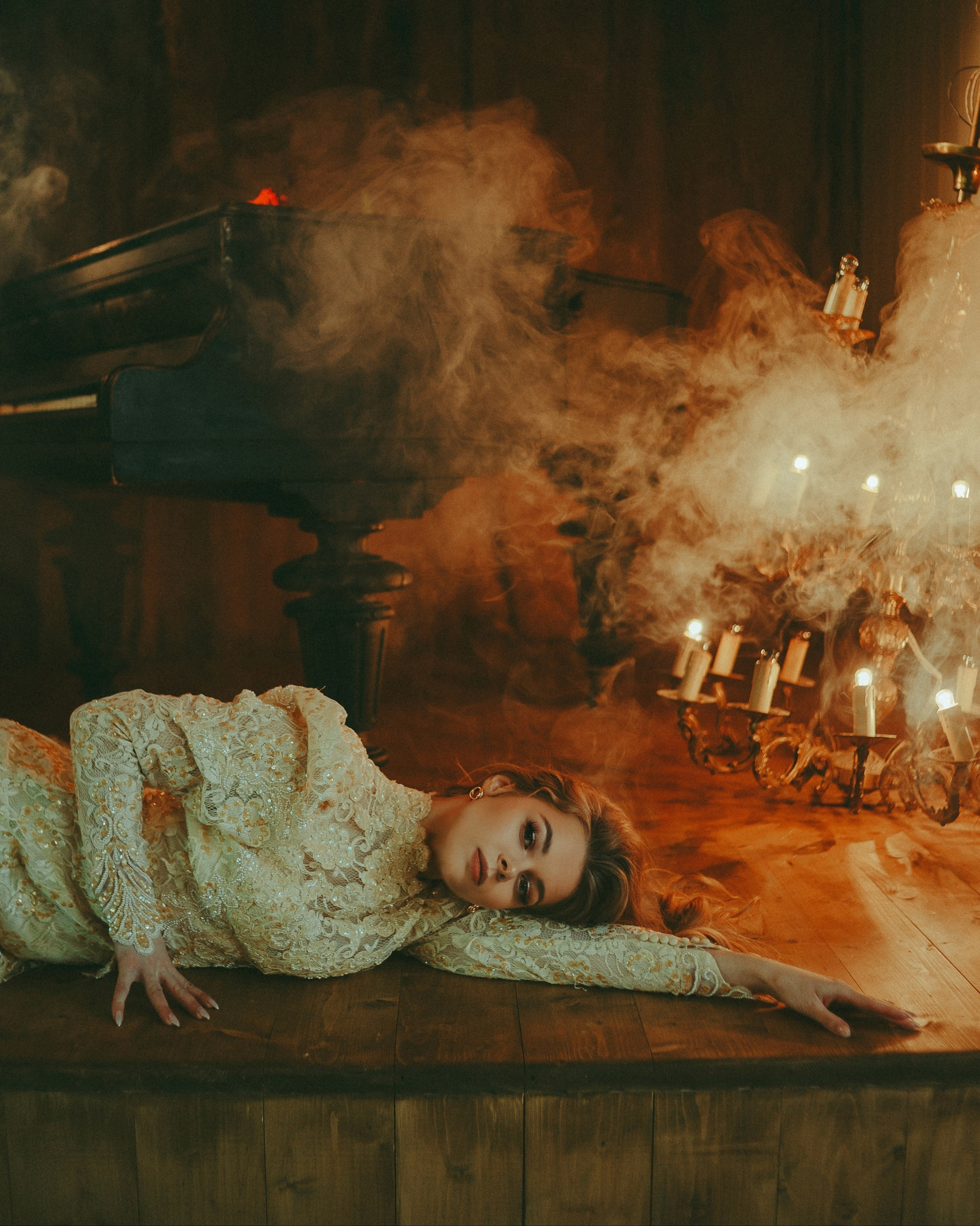 Москва. Заброшкнный театр. Алина. Фотограф Брянск