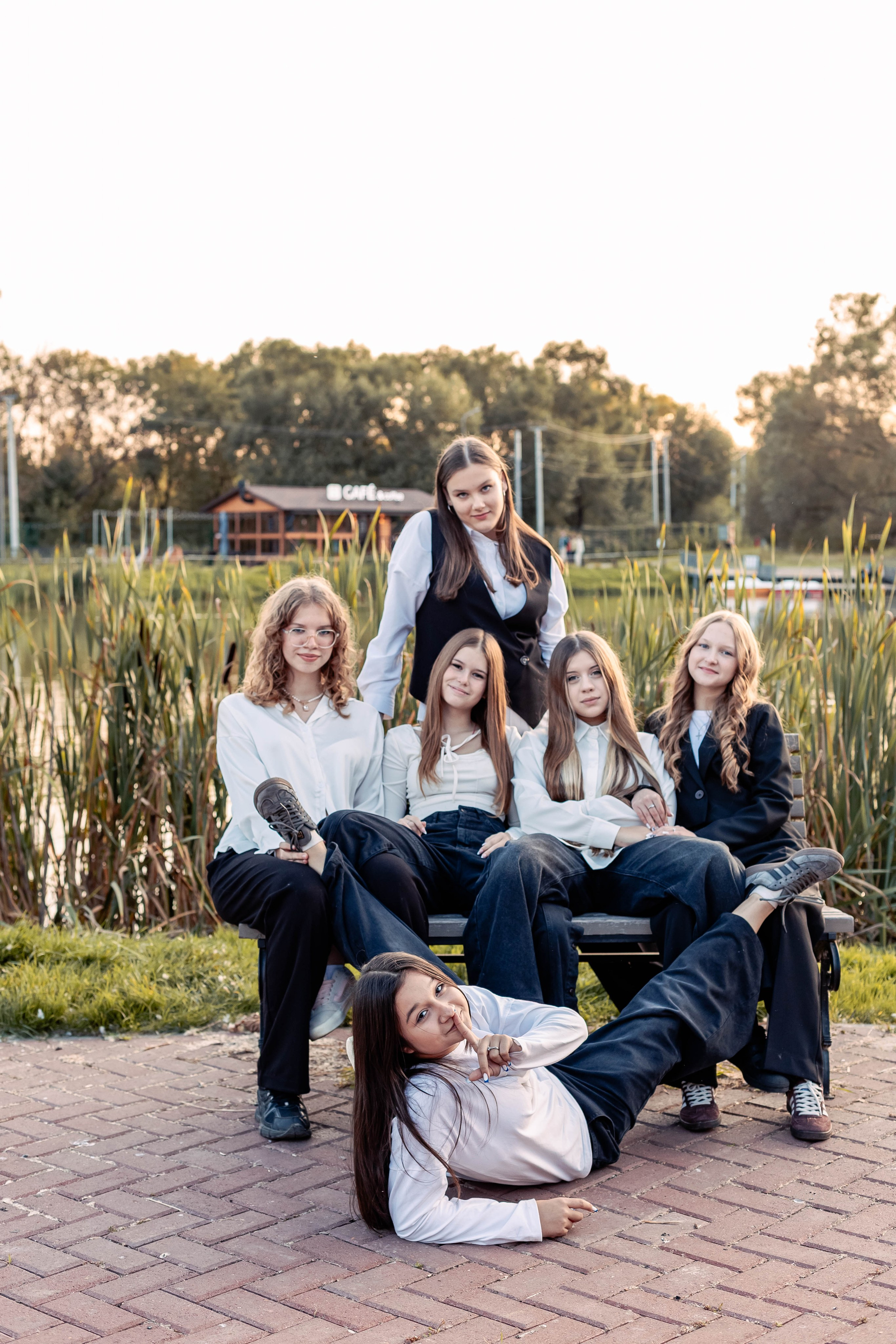 Позирование группы. Выпускные альбомы для детского сада и школы