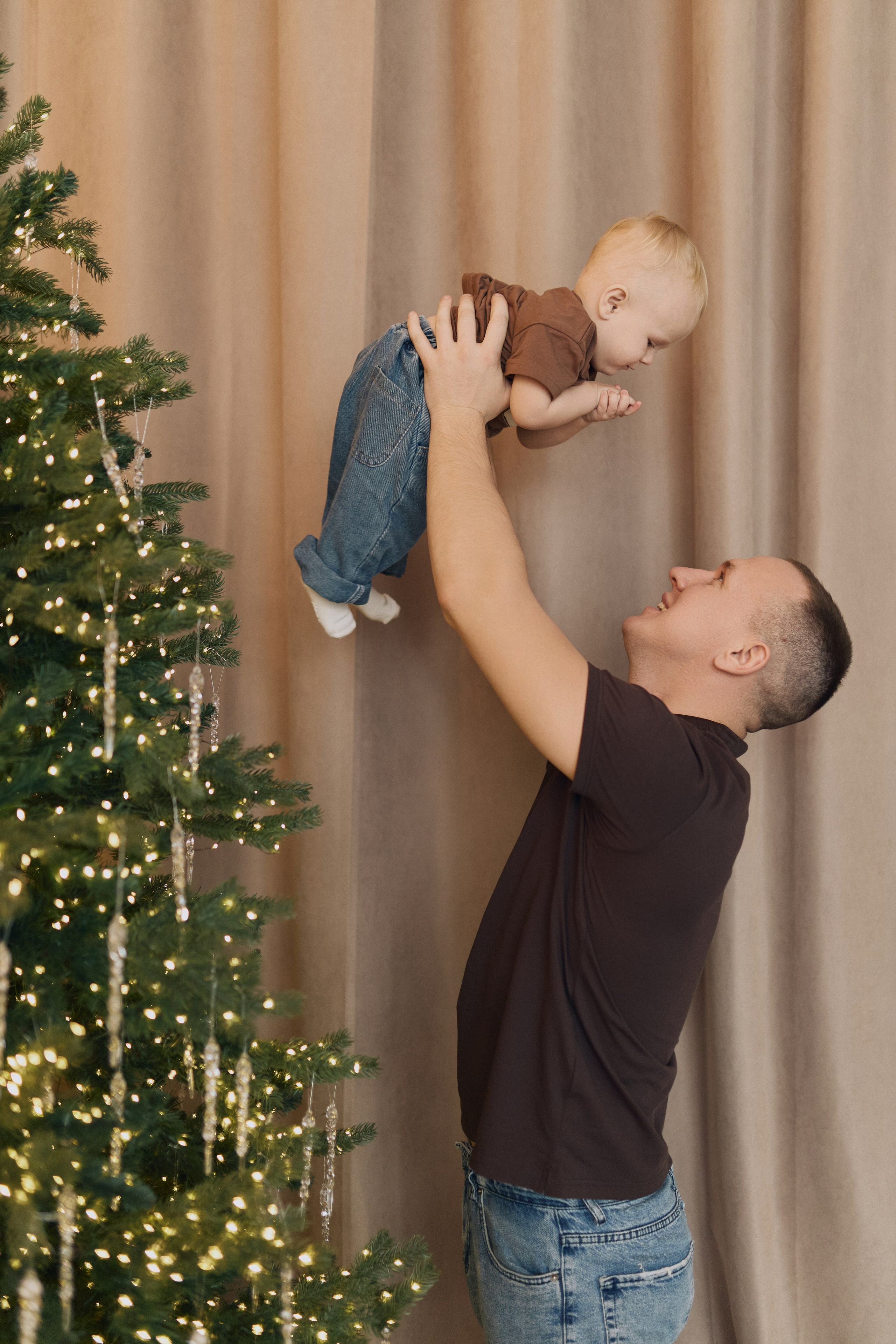 Семейная новогодняя фотосессия. Алина Каравайцева. Фотограф в городе Барнаул