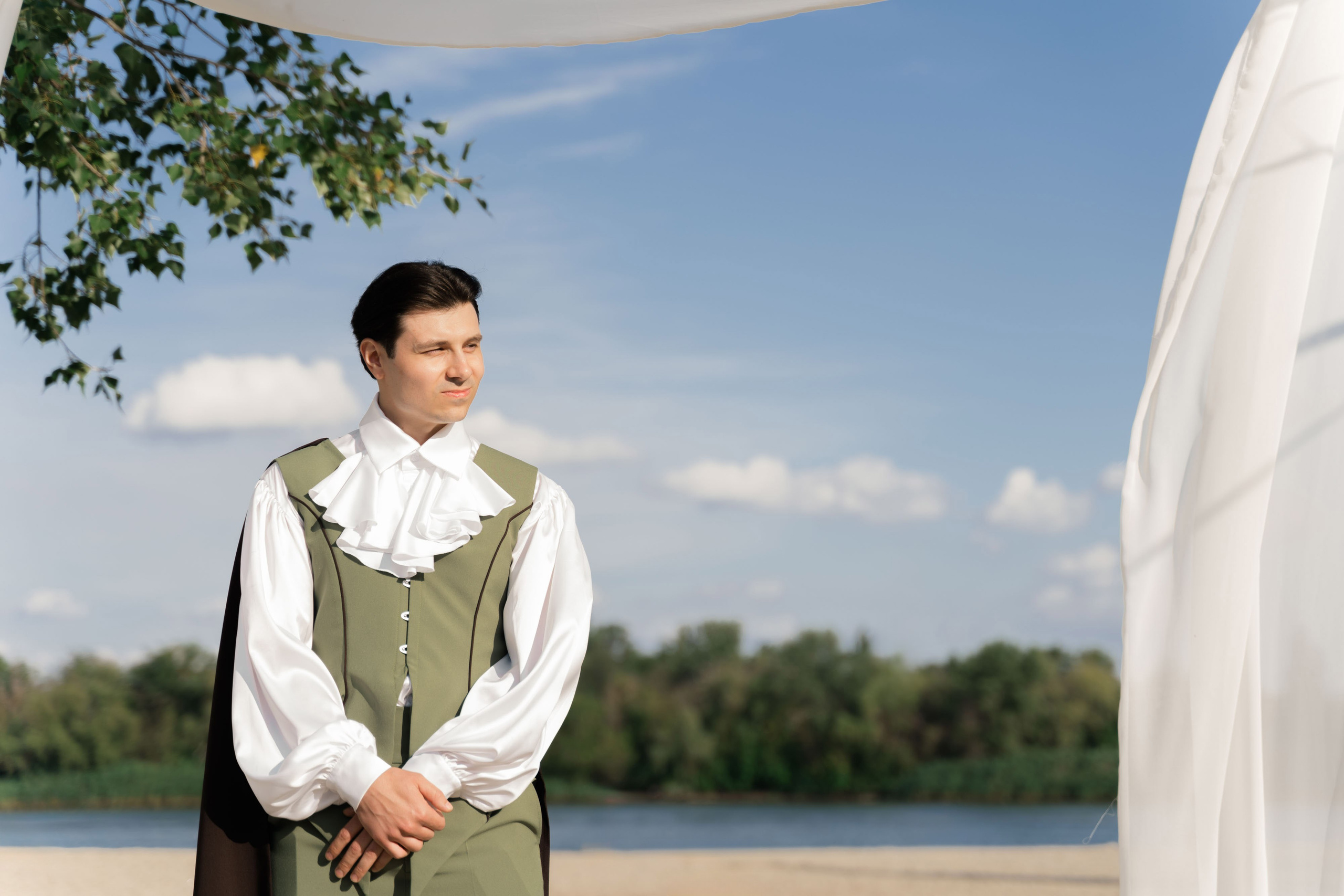 фотосессия выхода жениха на выездной регистрации