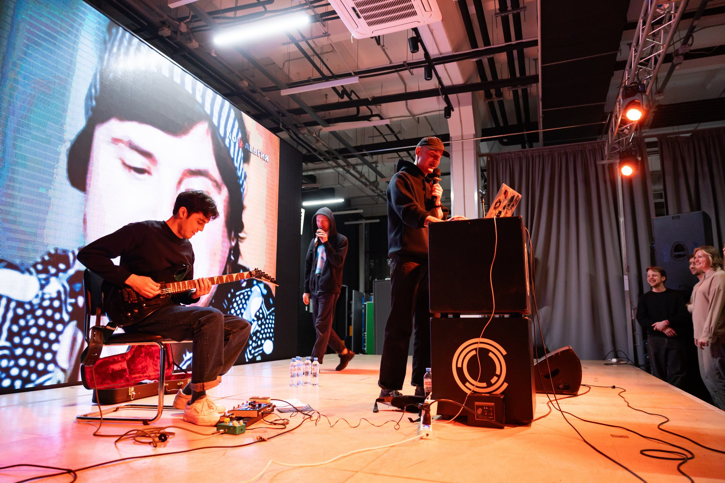 Концерт «Макулатуры» и творческая встреча с писателями в Туле (11-12 марта 2026). Репортажный фотограф Алексей Пирязев