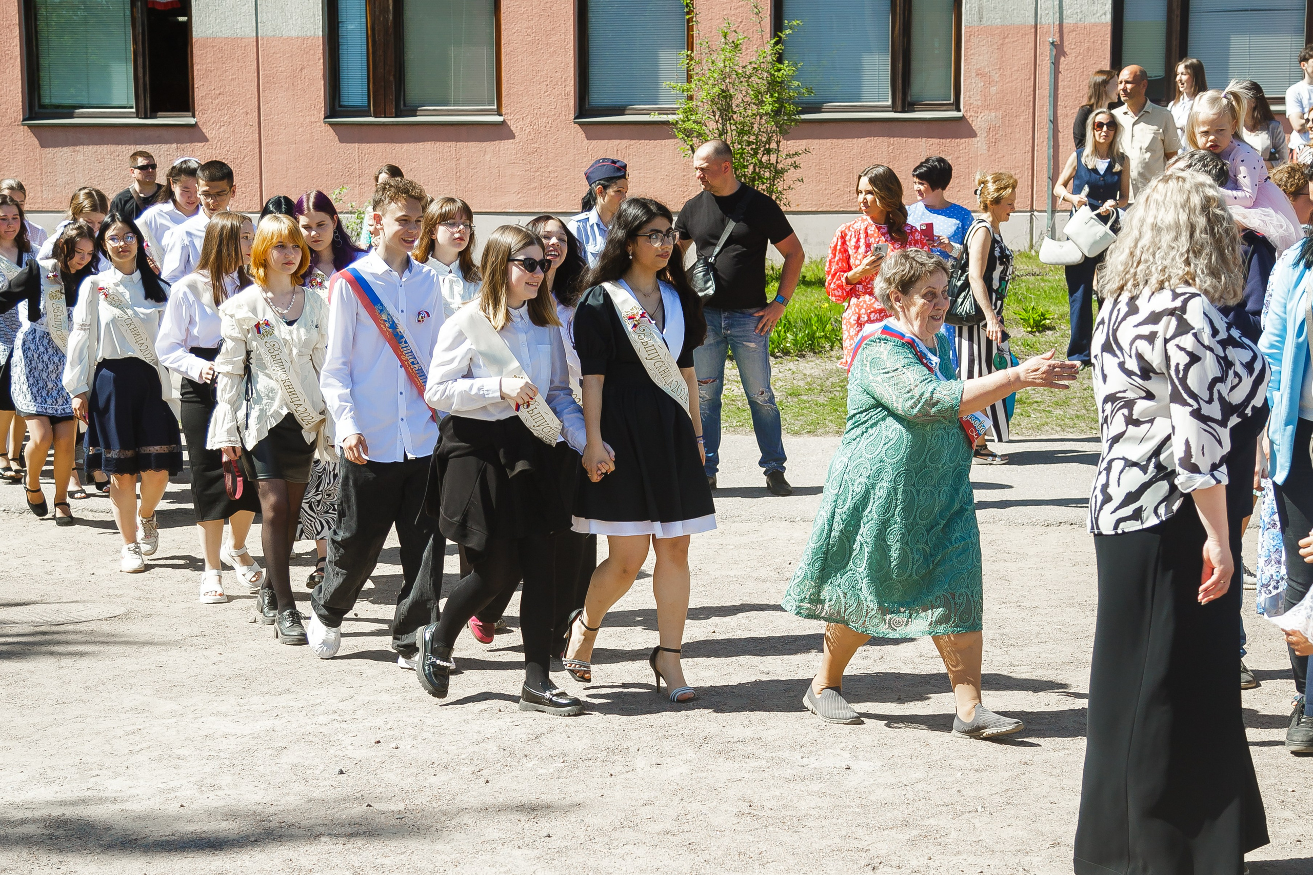 Последний звонок. Фотограф в Санкт-Петербурге Чумаков Семен