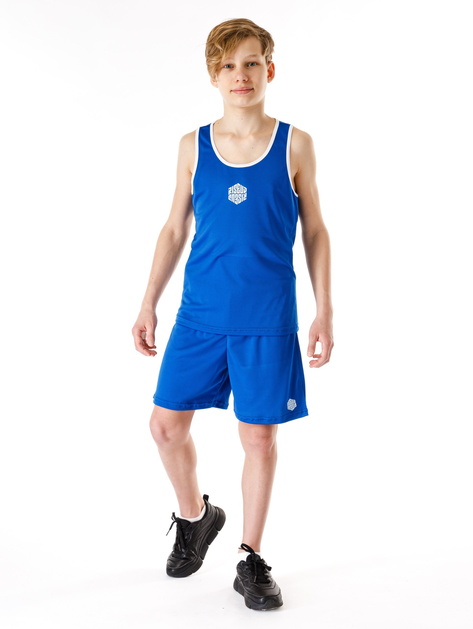 Съемка детской одежды и обуви на модели сайтов, маркетплейсов, WB, Ozon, Яндекс Маркет и др. Студия коммерческой съемки ХВОЯ