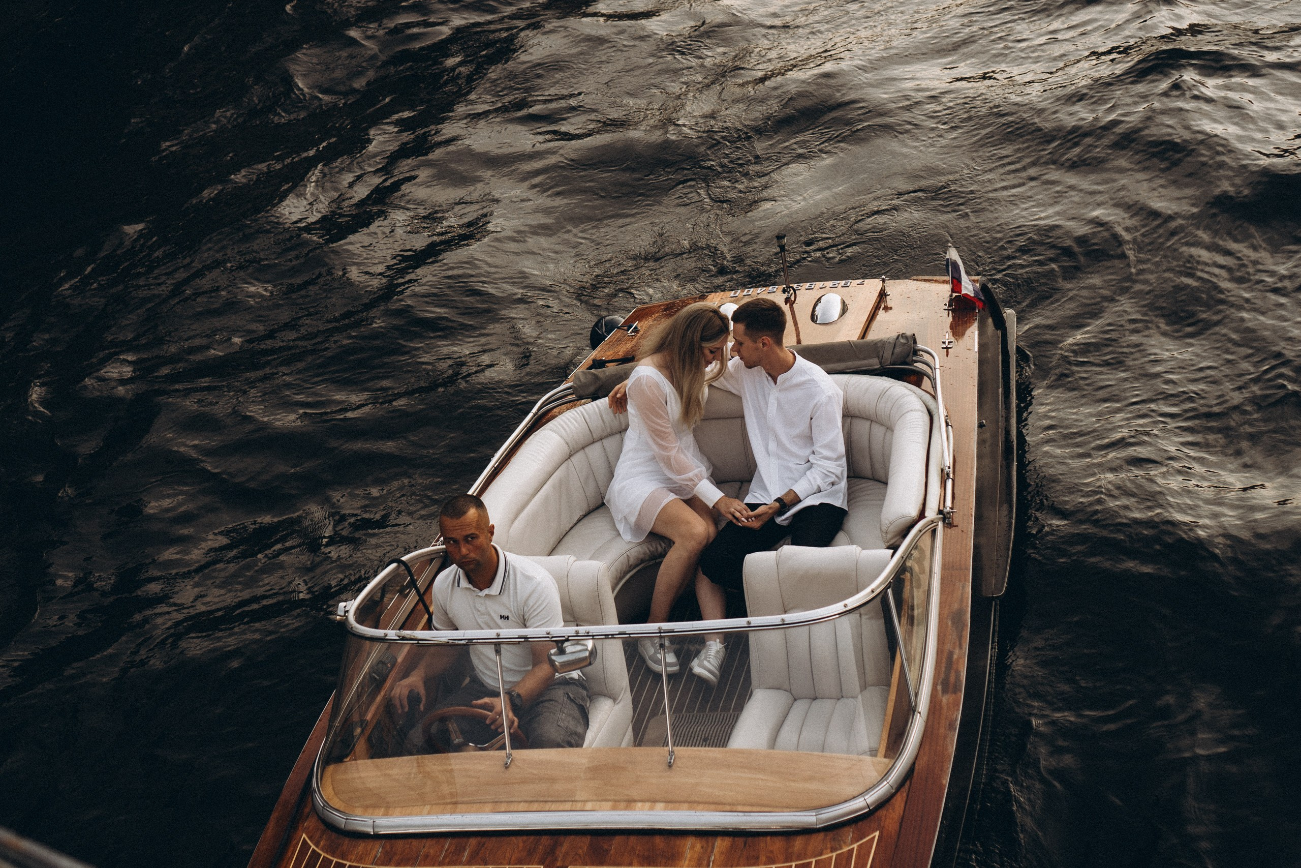 СВАДЕНБНАЯ СЬЕМКА НА КАТЕРЕ ПО КАНАЛАМ САНКТ-ПЕТЕРБУРГА И В АКВАТОРИИ НЕВЫ. Профессиональный фотограф, Санкт-Петербург — Виктория Богомолова