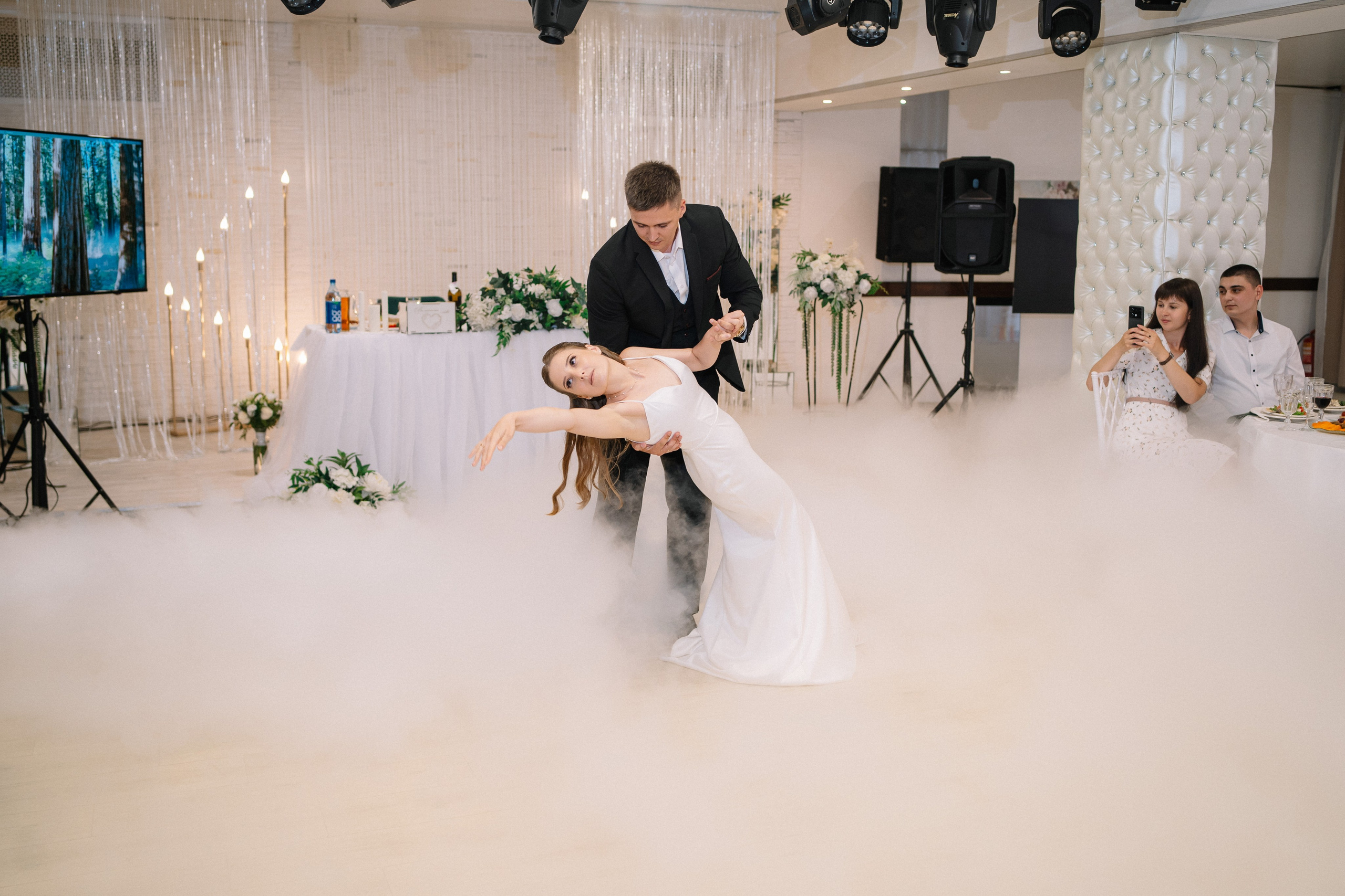 Анастасия и Роман — банкет Времена года. Репортажный (Event) фотограф в Барнауле | Даниил Маркин | Качество и вайб