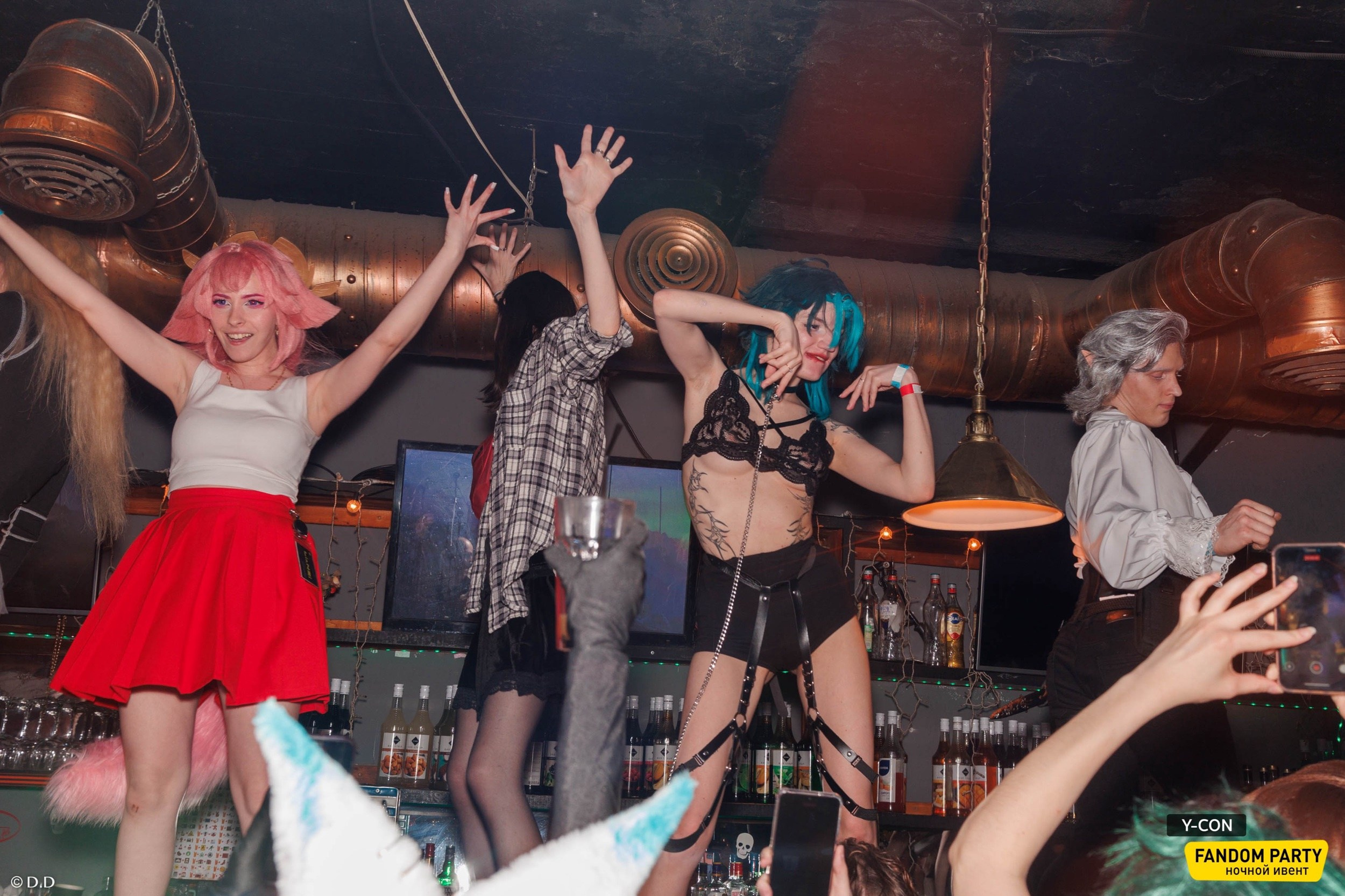 Fandom Party 18+ в Live Star Club 2025. Различные мероприятия и просто фотографии людей
