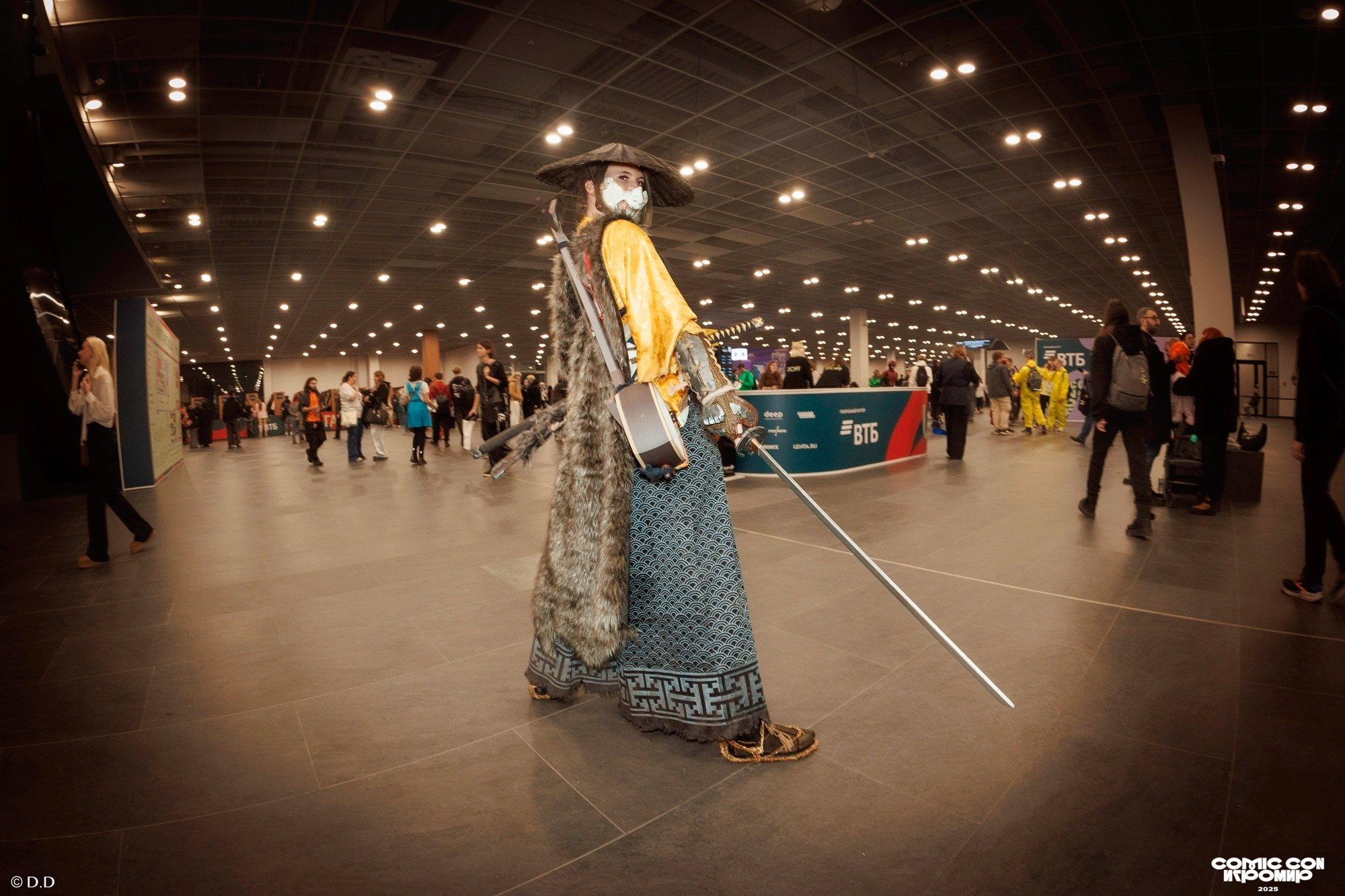 Comic Con Игромир 2025. Различные мероприятия и просто фотографии людей