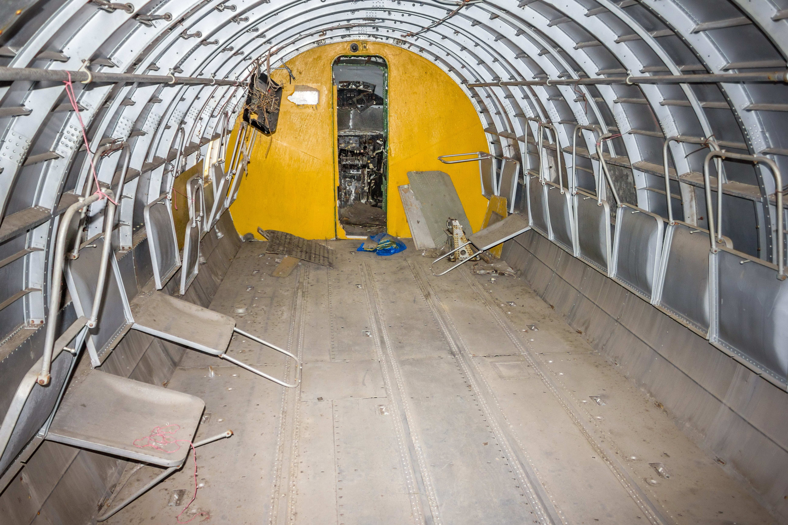 Ил-12 (Монино). Фотоальбом показывающий увлекательный мир авиации и мир медведей Андрея Иванова