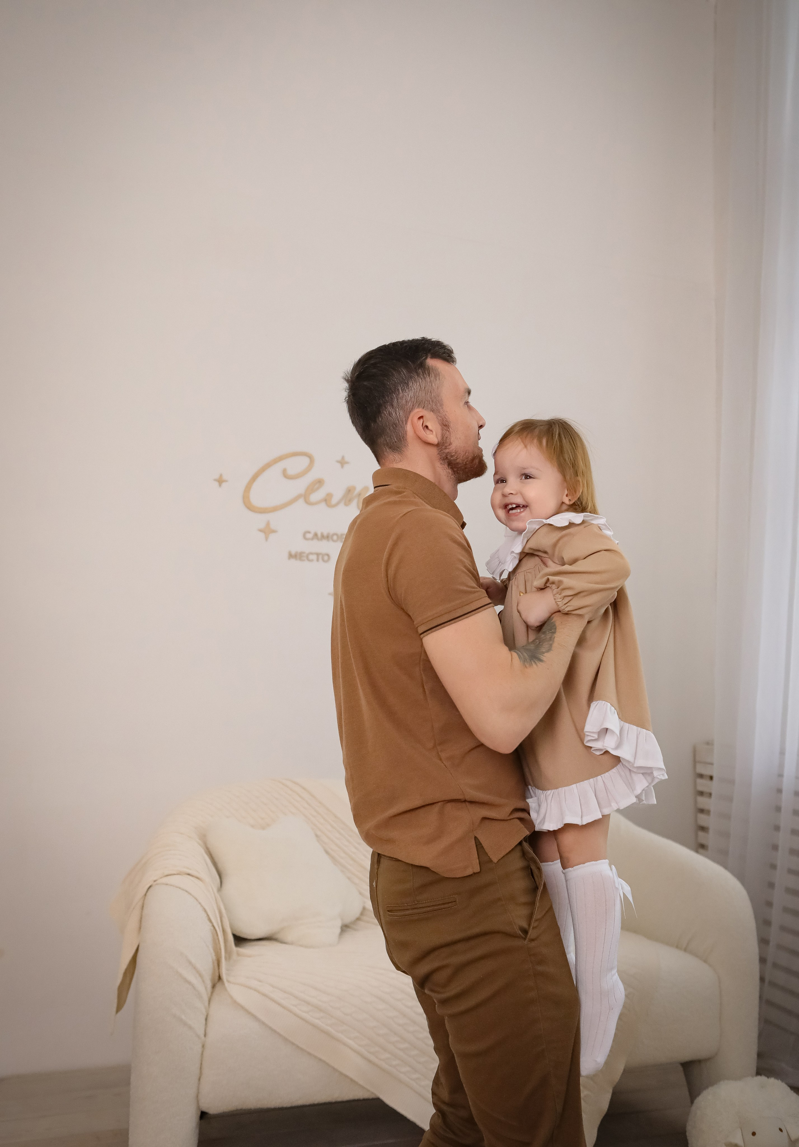 2 годика Алексине. Фотограф г. Хабаровск. Семейные и индивидуальные съёмки