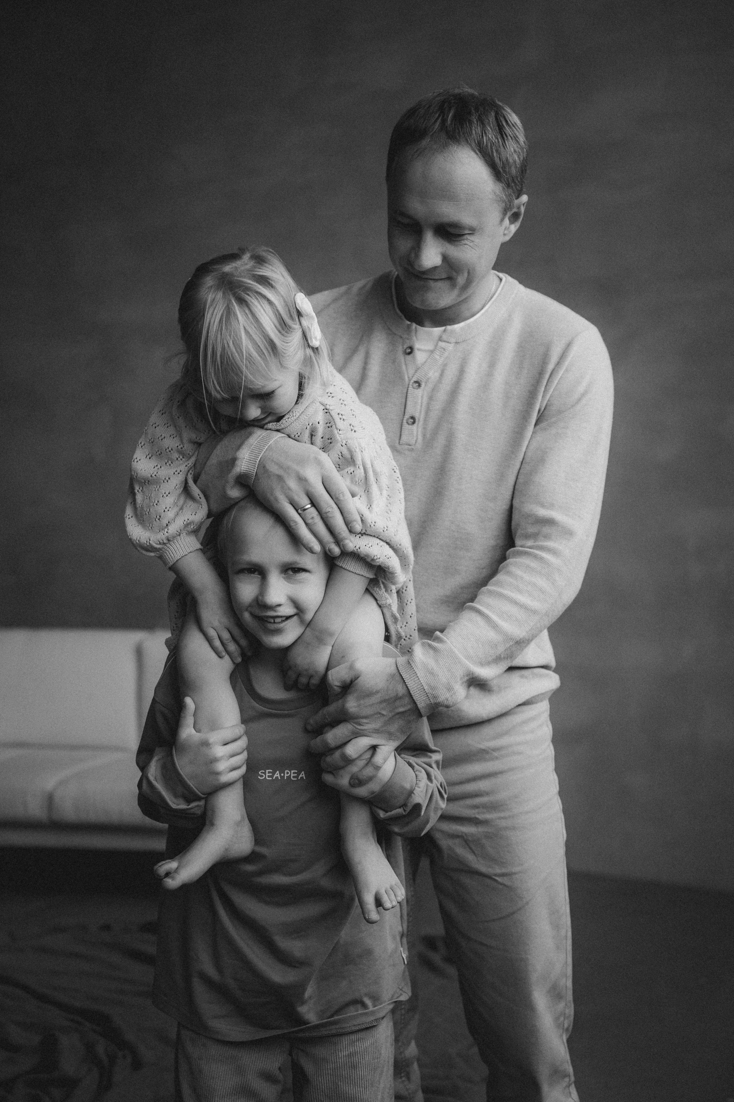 Максим, Света, Никита и Даша. Семейный фотограф • Домашние съемки в Нижнем Новгороде