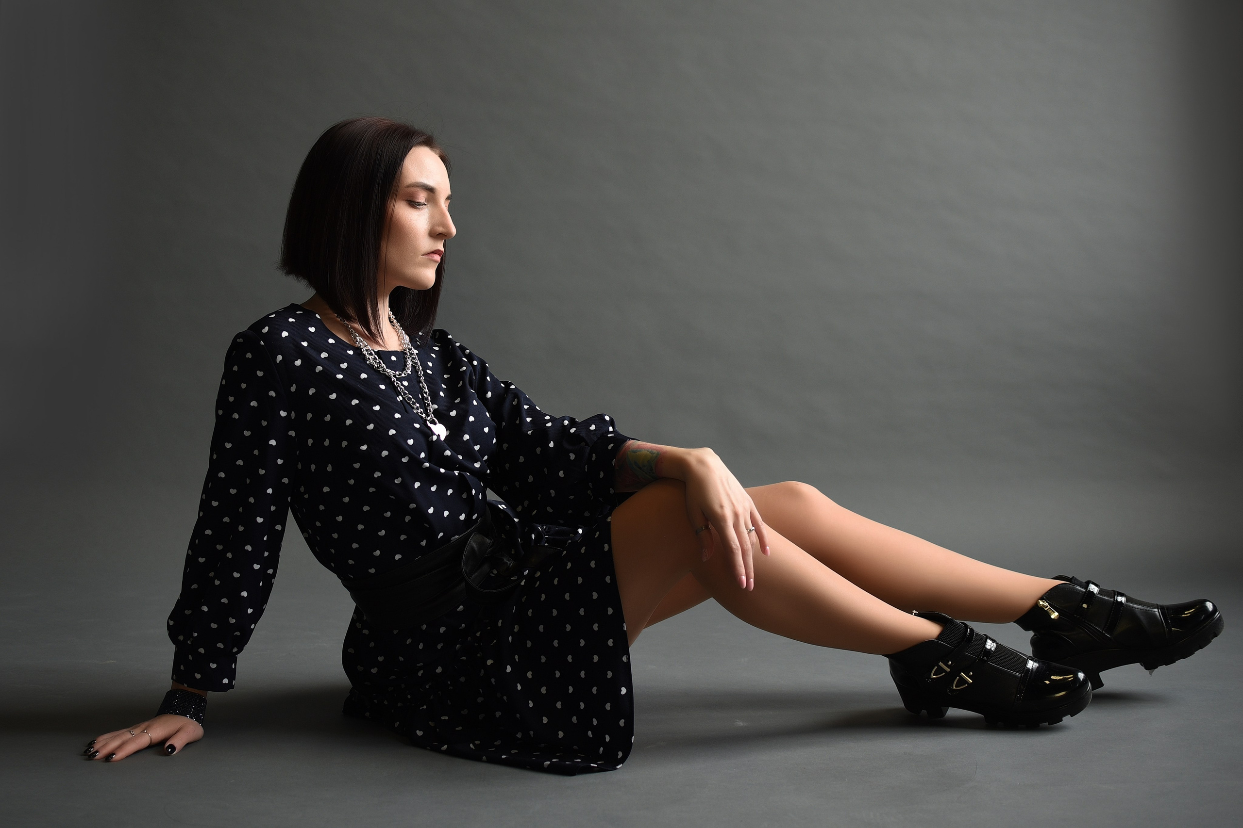 Индивидуальная студийная. Свадебный, семейный, детский, контент фотограф в Омске Максим Ильин