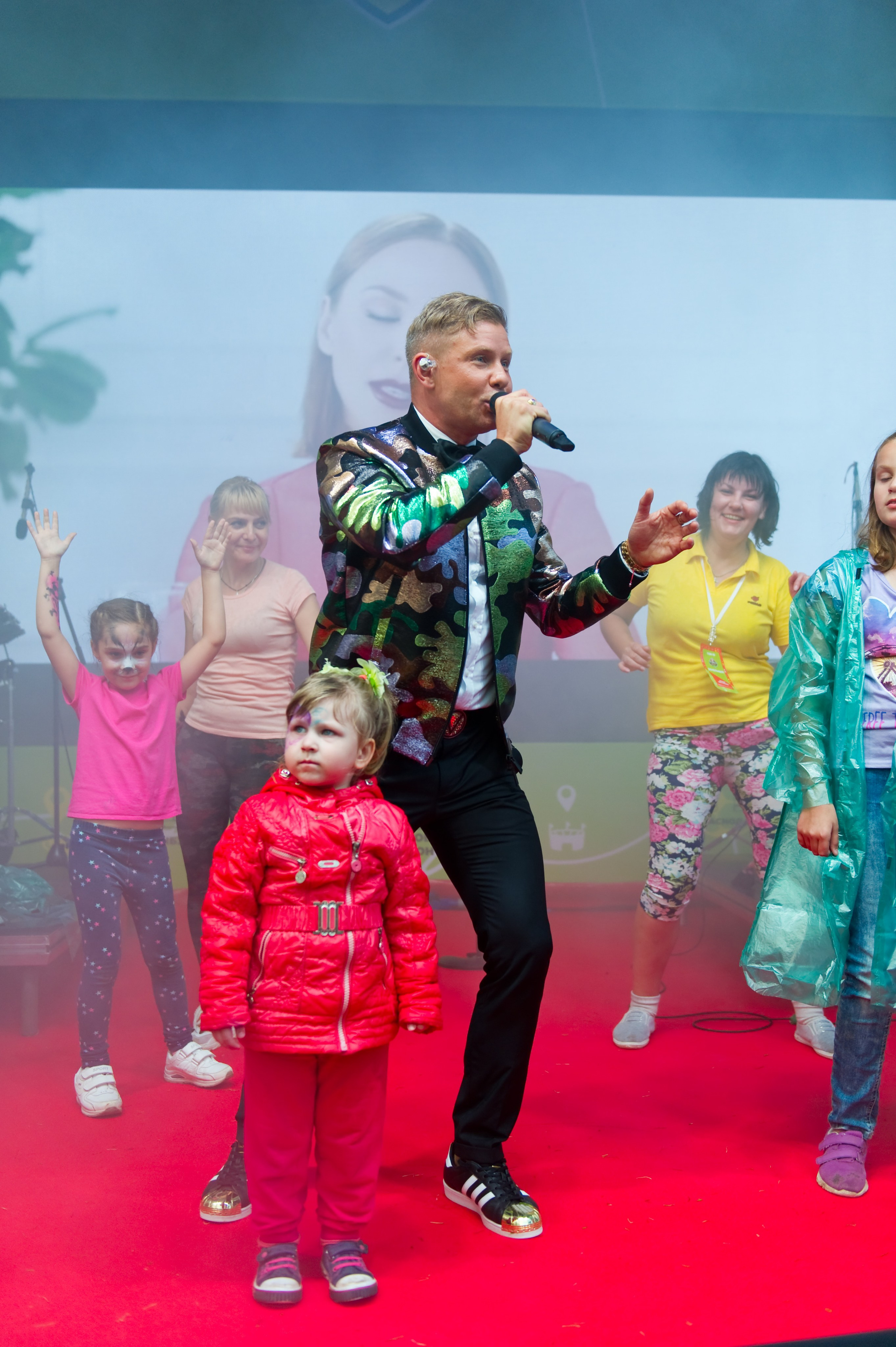 Турбофутбол (корпоративное соревнование «Пятерочки»). Репортажный фотограф и видеограф Слава Думчев. Тимбилдинги, отчетники, корпоративы