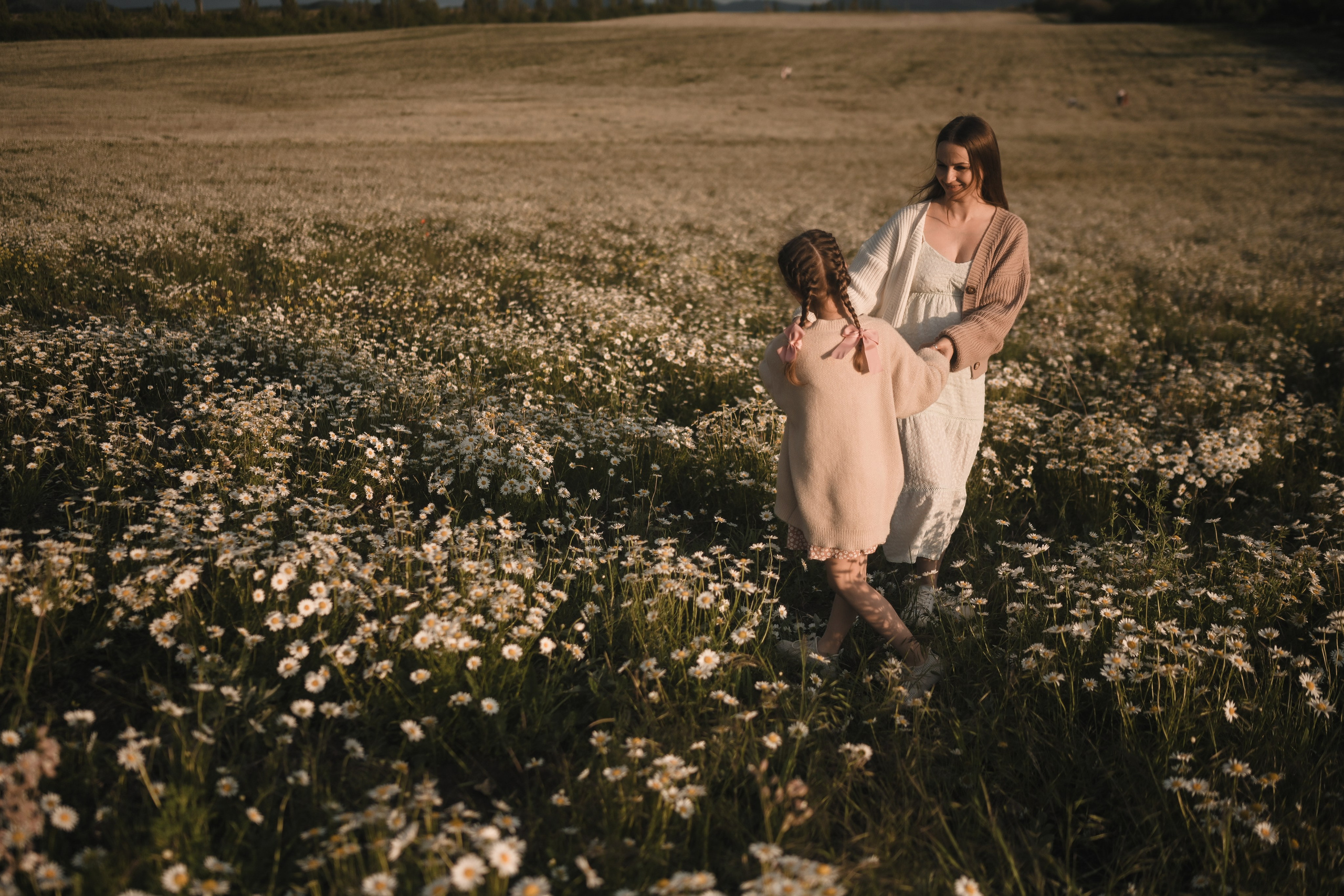 Семейная фотосессия в ромашковом поле в Крыму. Свадебный и семейный фотограф и видеограф, Крым, Москва, Санкт -Петербург