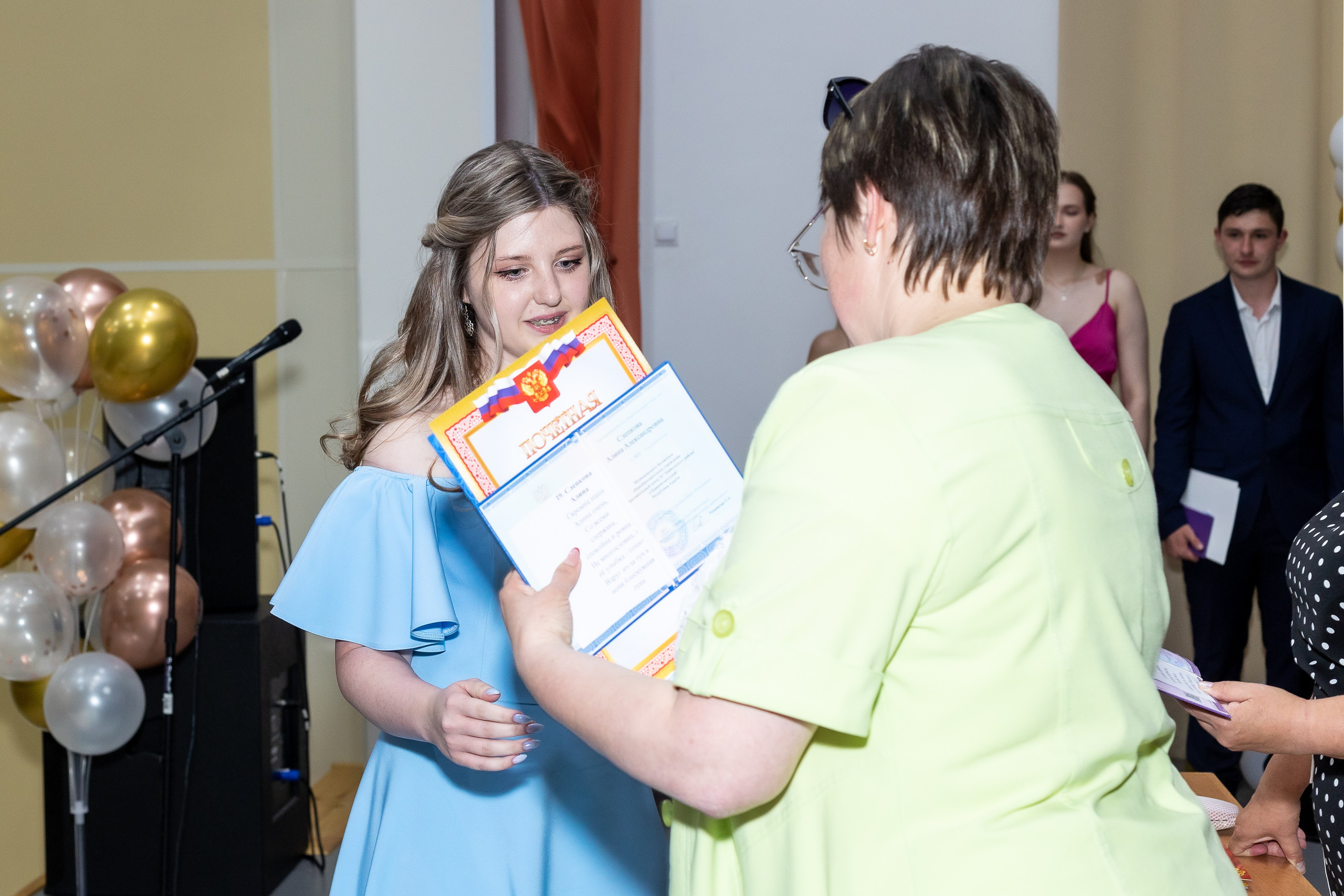 Вручение аттестата 2025. Выпускные альбомы Майкоп, Краснодар Елена Золотарева