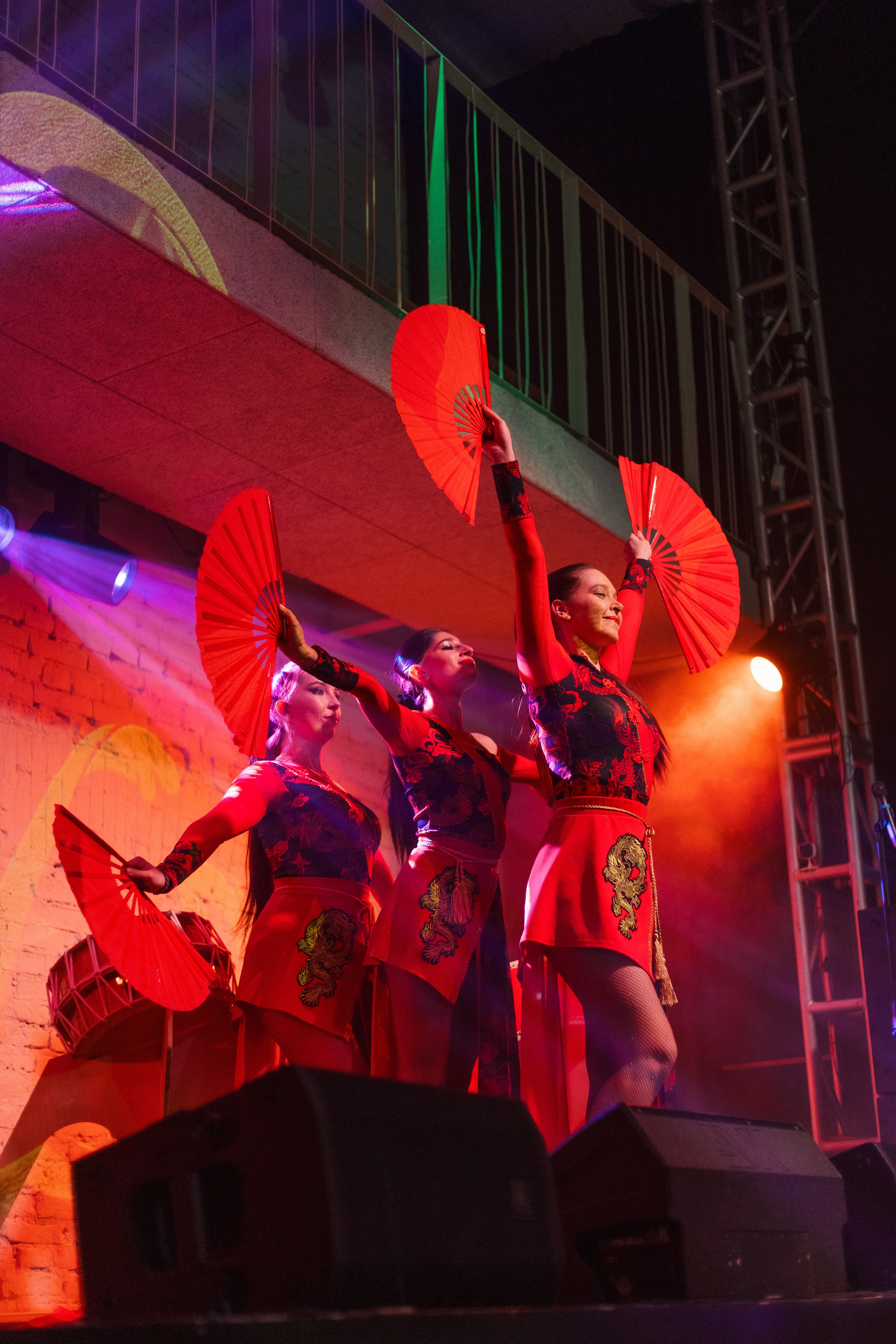 Ресторану ЭХО 10 ЛЕТ. СВОИ. ФОТООТЧЕТЫ-СОБЫТИЯ-МЕСТА