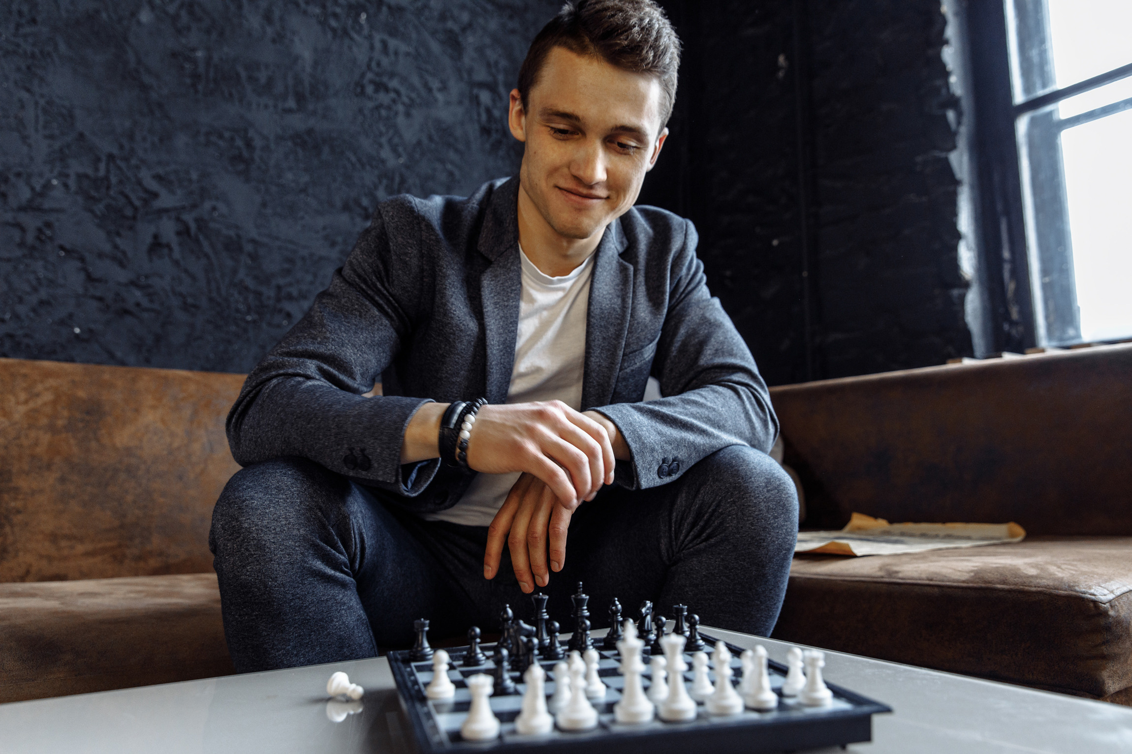 Студийная съемка. Мужской портрет