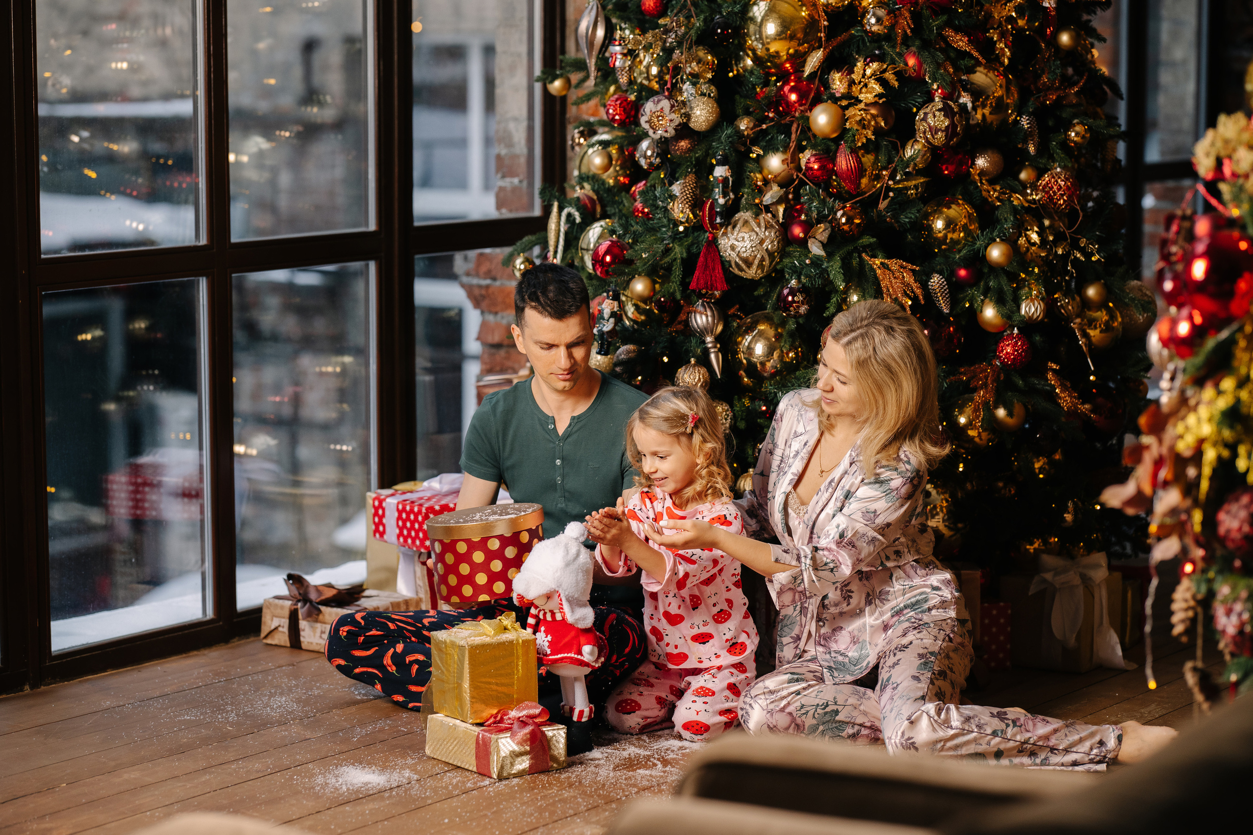Новогодняя семейная фотосессия. Саша, Нина и Аня