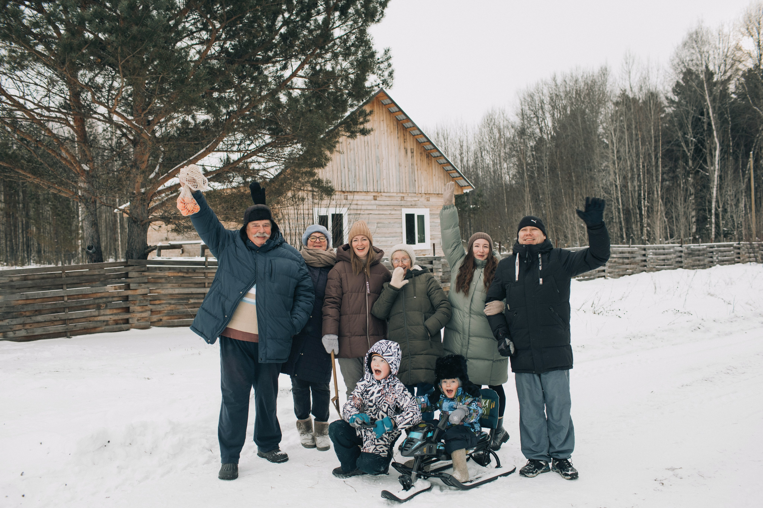 Женечка с семьей. Дачная история. Семейный фотограф Томск