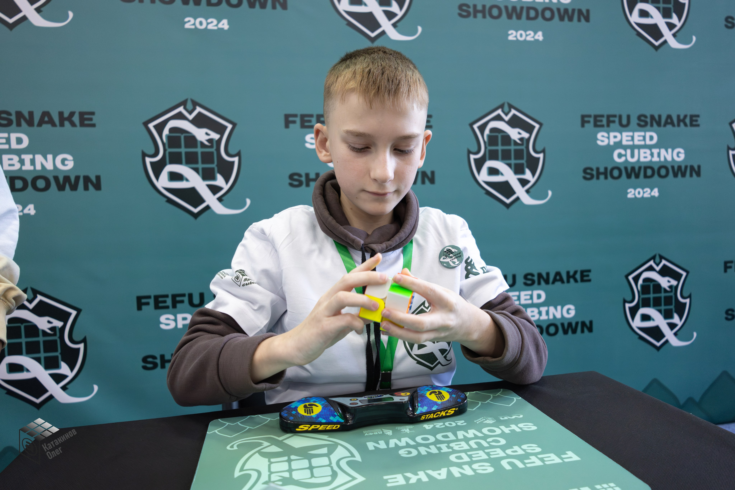 FEFU Snake Speedcubing Showdown 2024. Олег Катакинов| Репортажный фотограф в городе у моря (Владивосток)