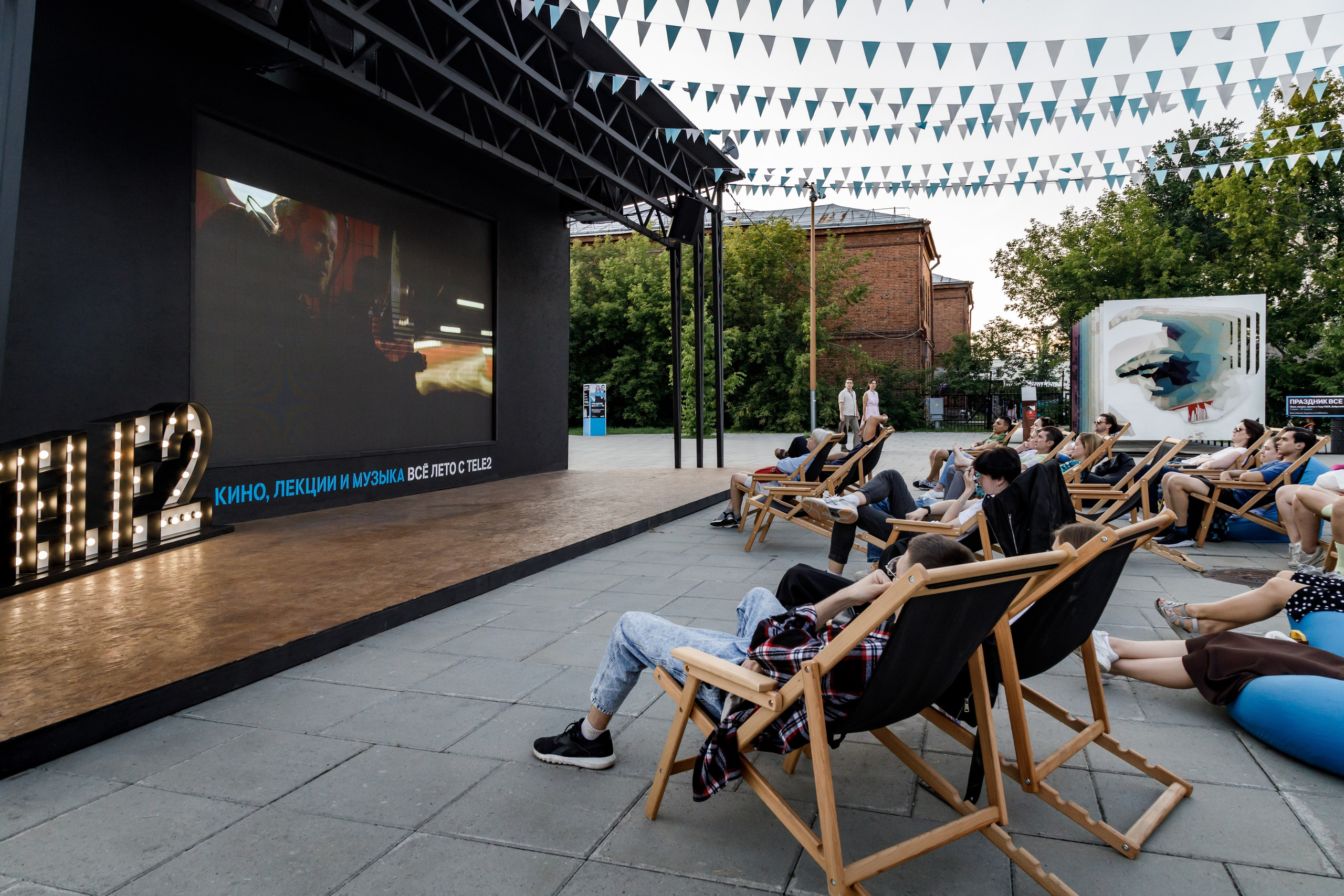 Павильон TELE 2 в центре Екатеринбурга. Интерьерный фотограф. Фотограф архитектуры