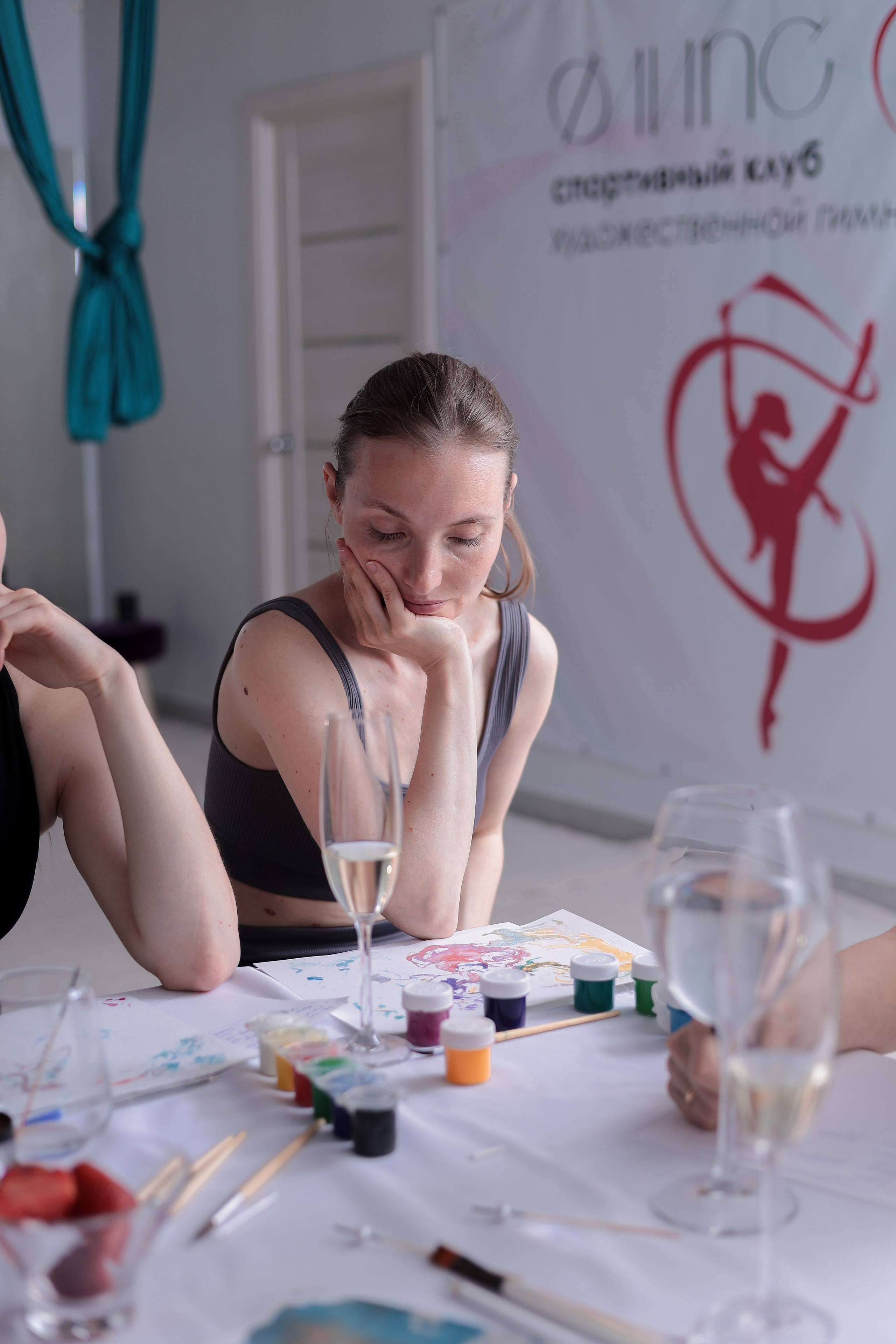 Арт-терапия + аэройога. Фотограф Надршина Лилия