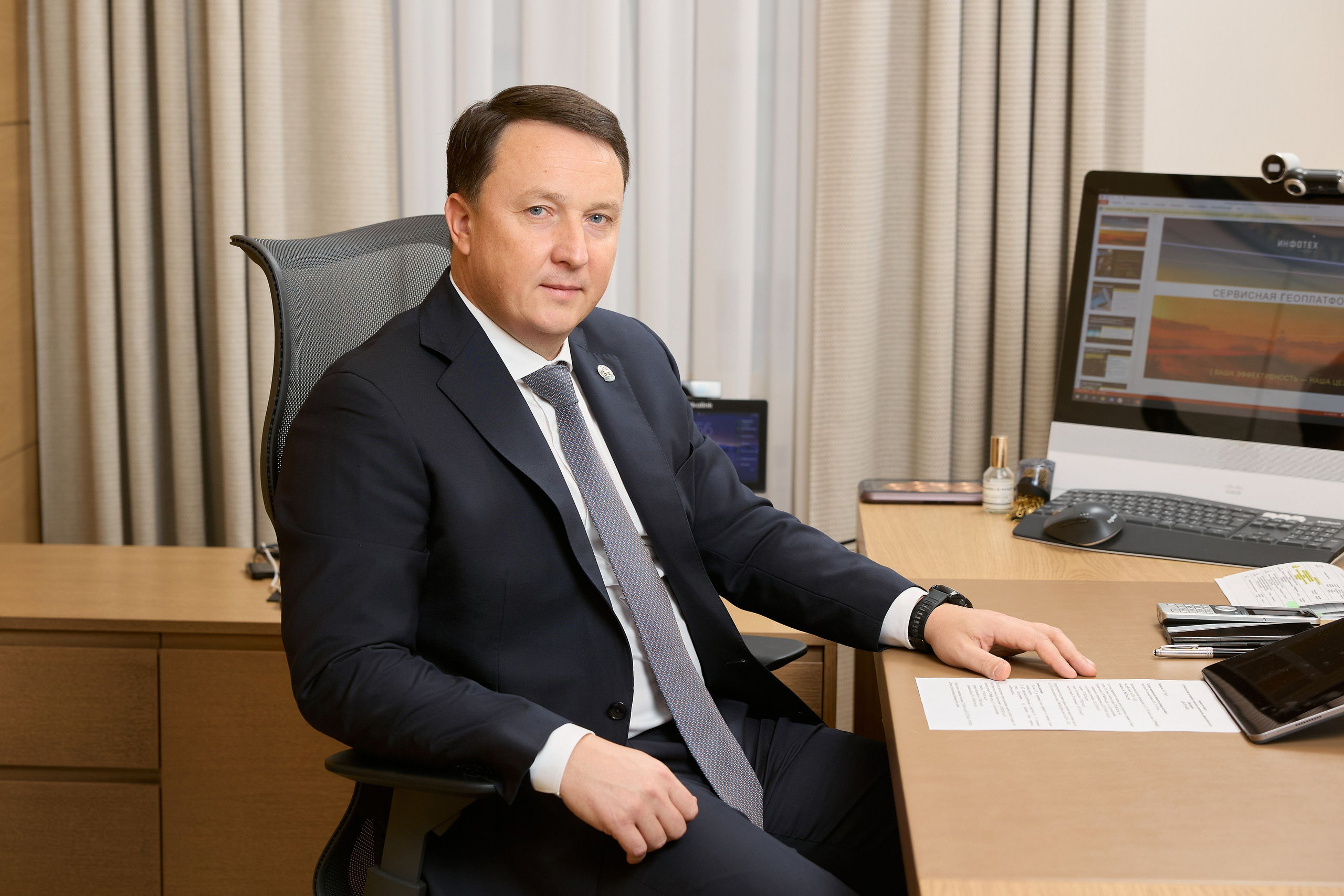 Портреты первых лиц. Главная