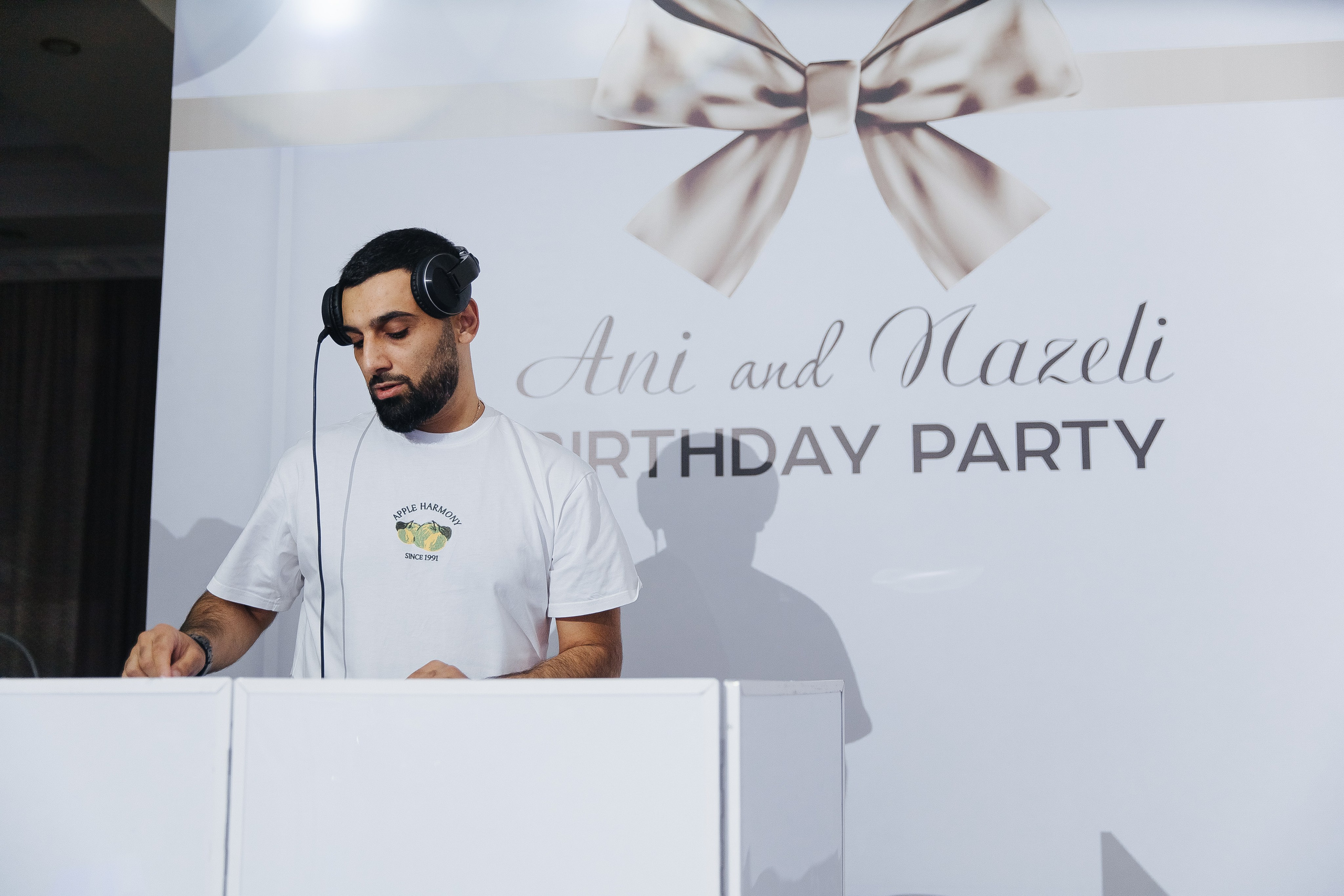 Ани и Назели. 35&5 День рождения, «Янтарь». Фотограф в Красноярске Надежда Воскресенская