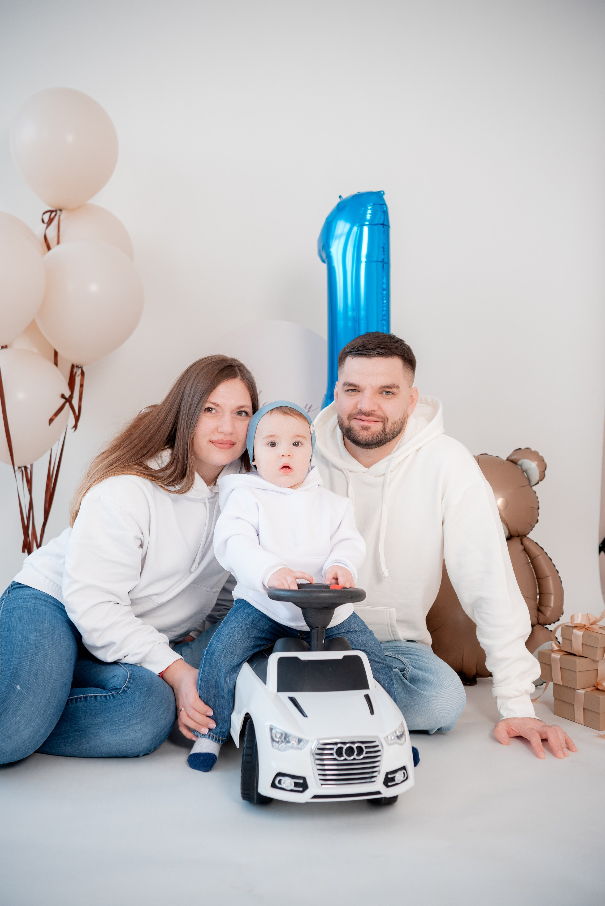 Семья в студии Скандибек. Фотограф в Волгограде и Волжском Александр Горбань