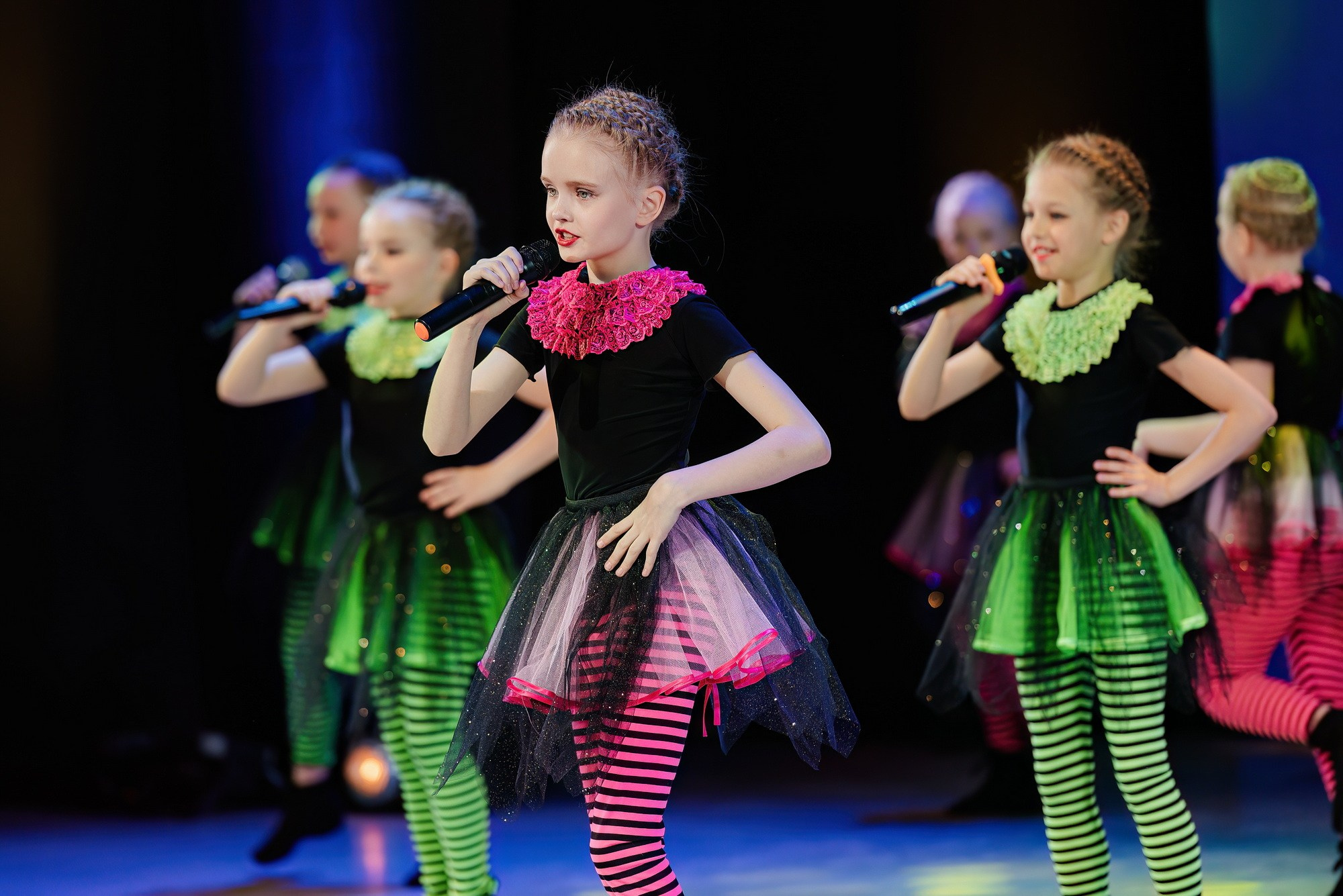 Отчетный концерт Образцового коллектива Алтая театра эстрадной песни «Созвездие». Свадебный и репортажный фотограф Никита Сницарев в Барнауле