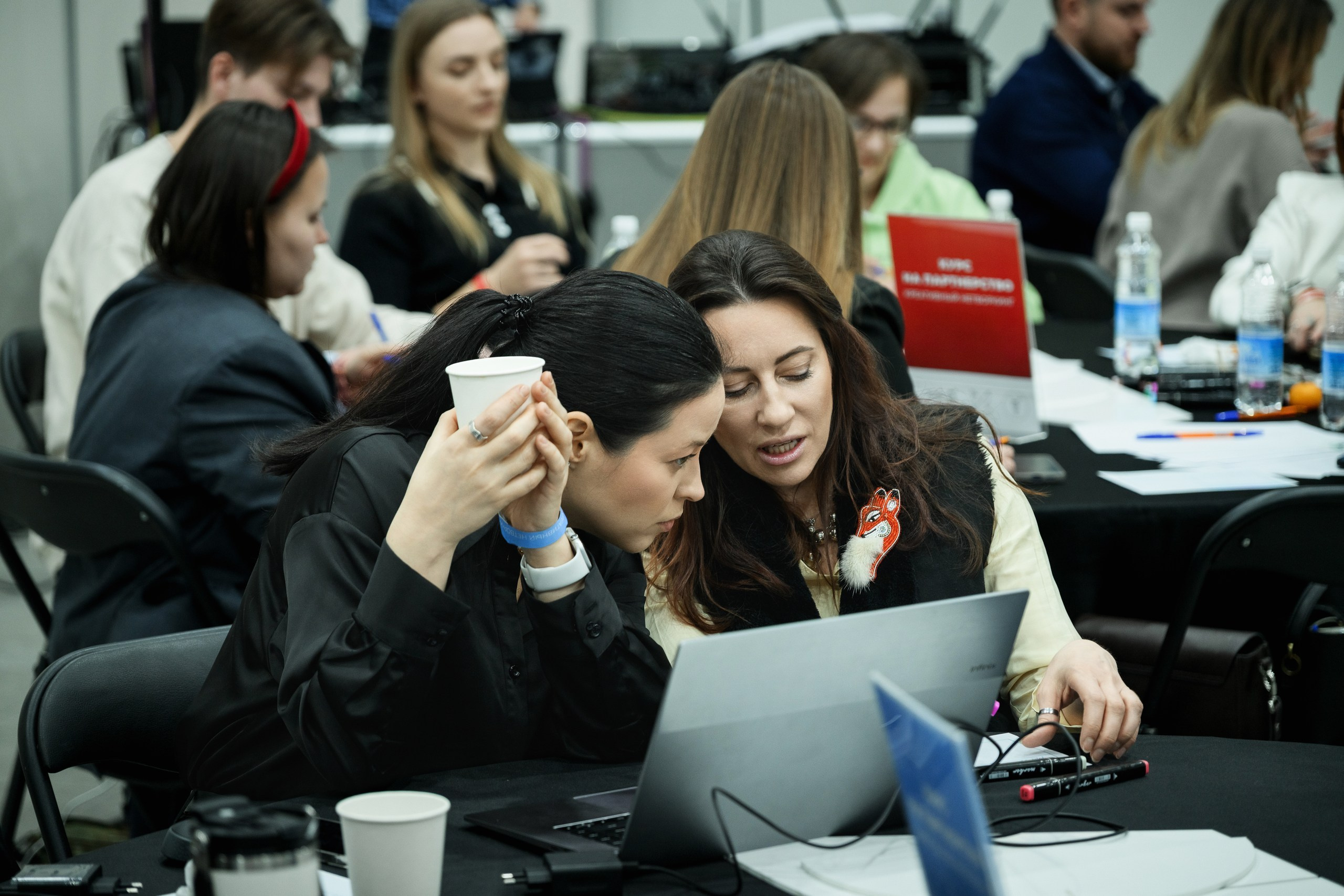 Репортажная фотосъемка форума в Петропавловске-Камчатском. Профессиональная фотография деловых мероприятий и конференций в Петропавловске-Камчатском. Фотосъемка спикеров и участников форума в Петропавловске-Камчатском. Динамичный репортаж с мероприятий для бизнеса в Петропавловске-Камчатском. Заказать фотосъемку форума в Петропавловске-Камчатском.