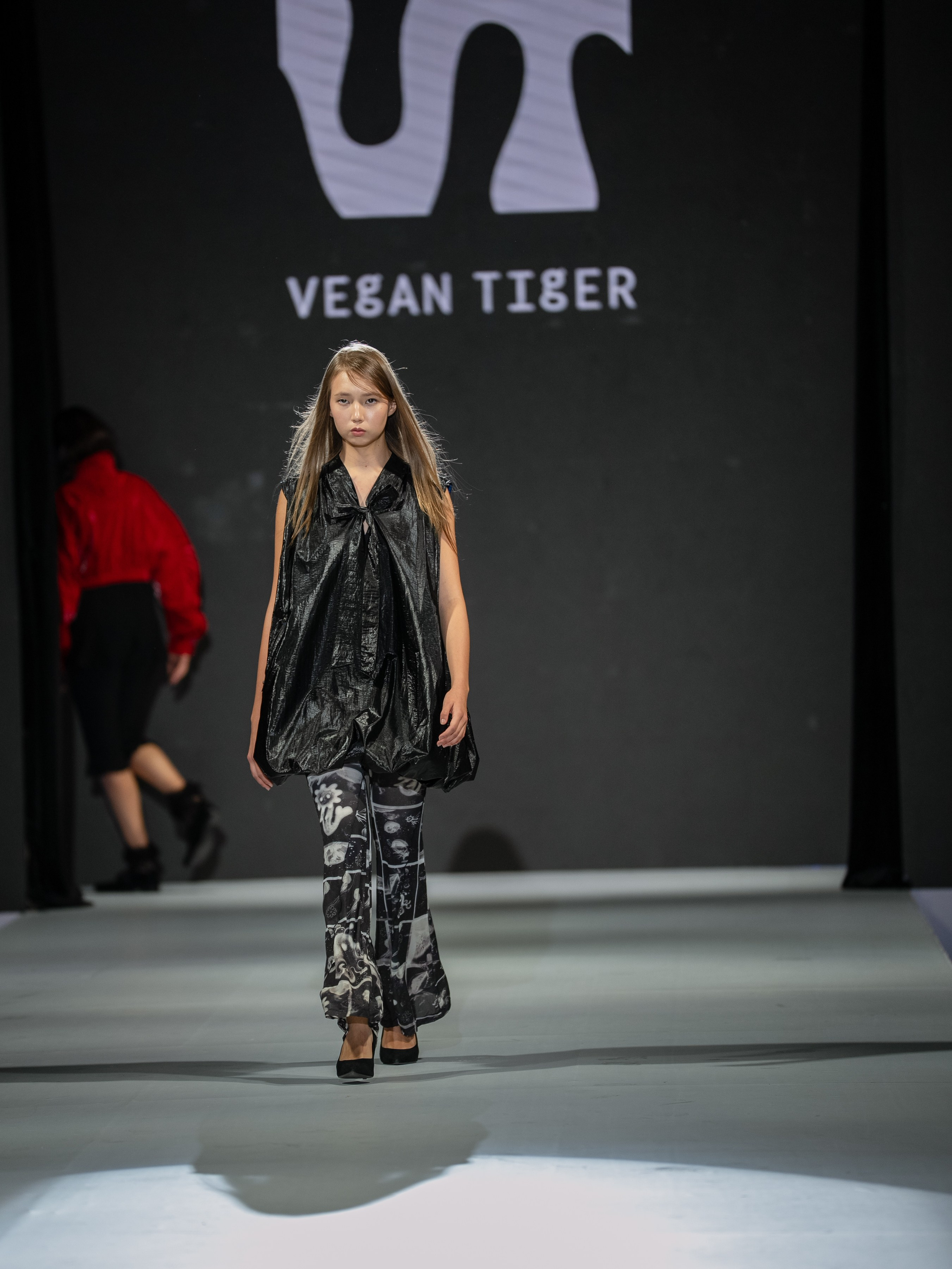 EURASIAN FASHION WEEK Vegan Tiger. Сайт Алматинского НЮ АРТ, будуар и фэшн фотографа Дениса Карпенко