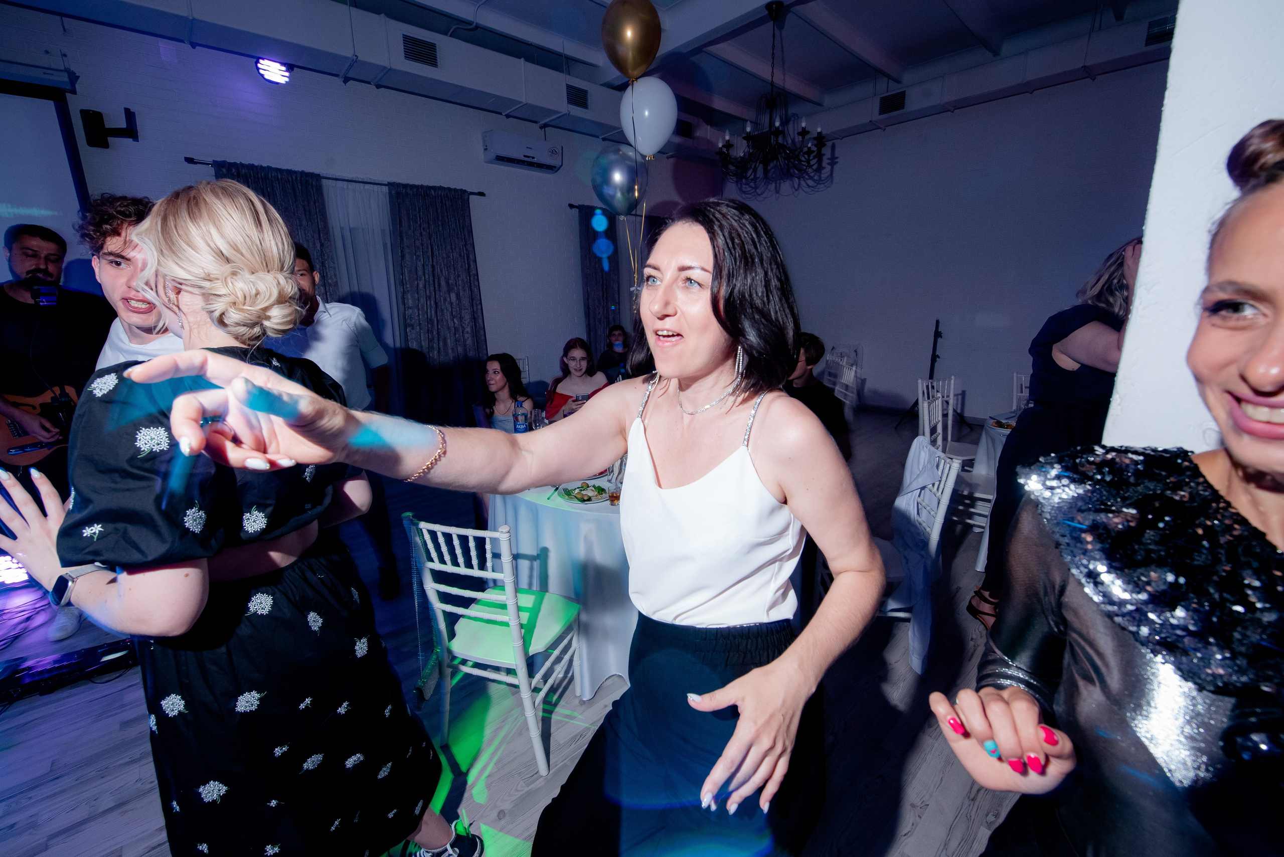 30 Школа. Вручение и Банкет. ДК Юбилейный и Банхоф. Фотограф в Волгограде и Волжском Александр Горбань