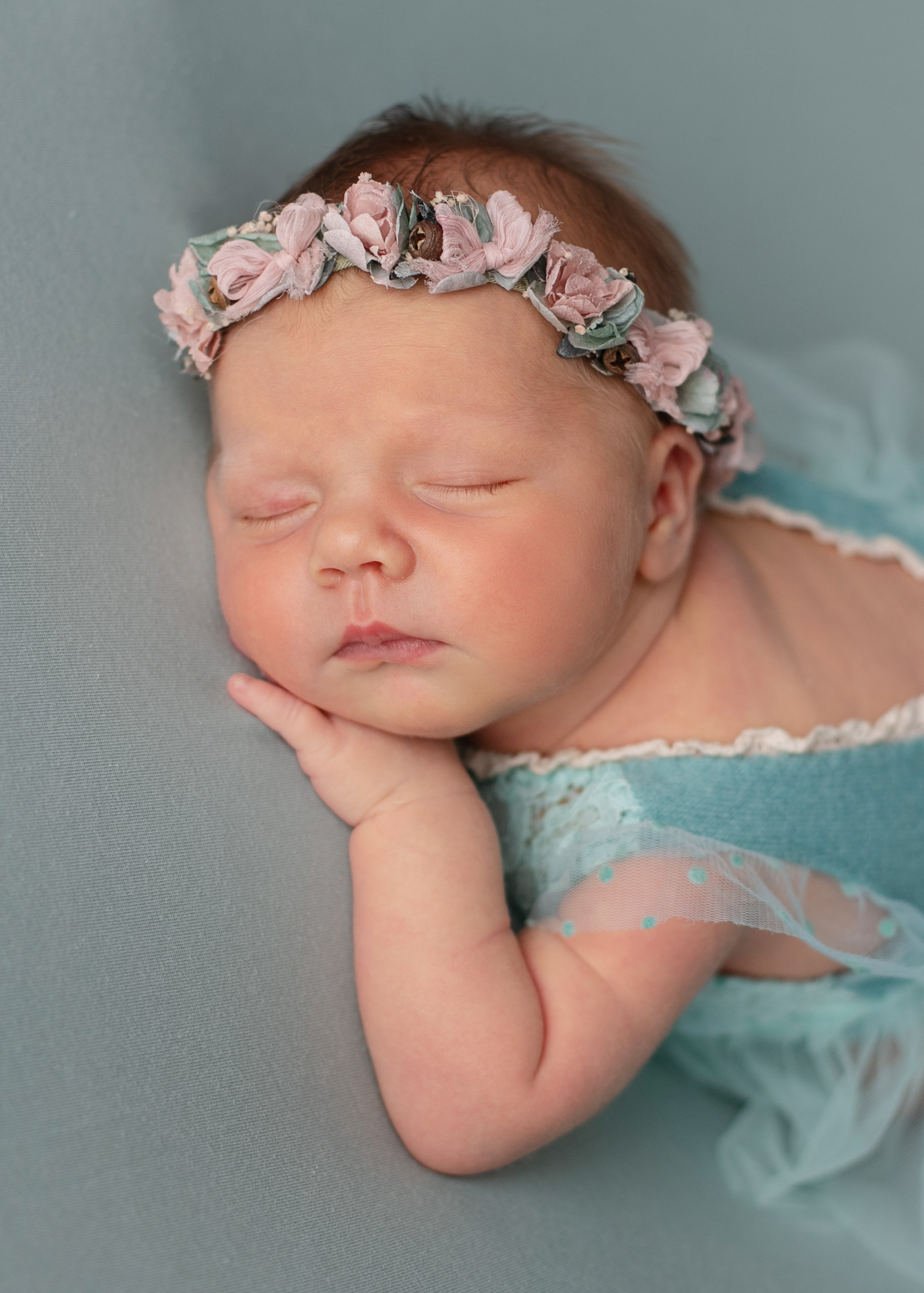 Мария. Фотограф новорожденных в г. Россошь Виктория Нечепуренко