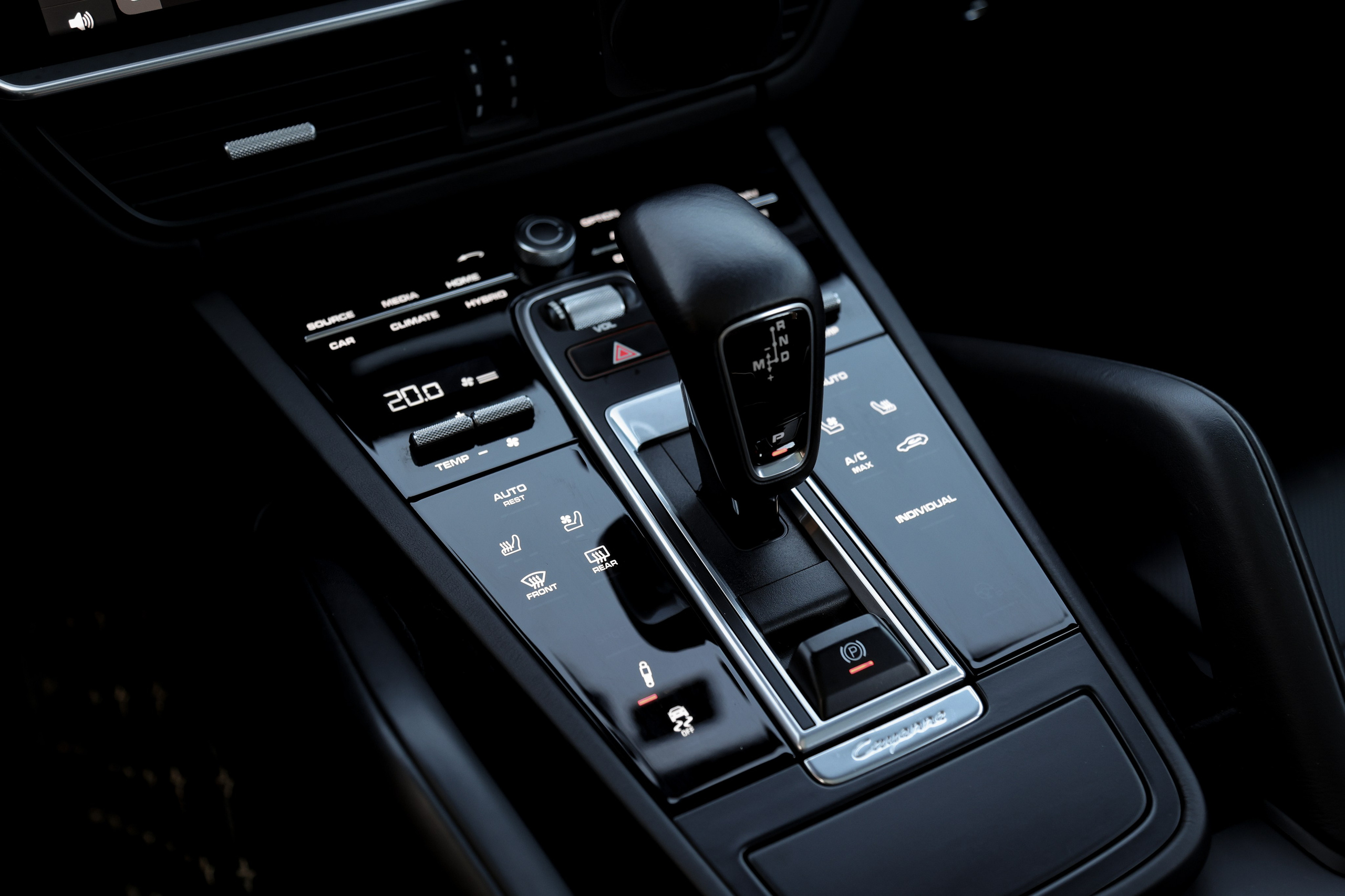 2020 Porsche Cayenne 3.0 AT. Mixturecaptures