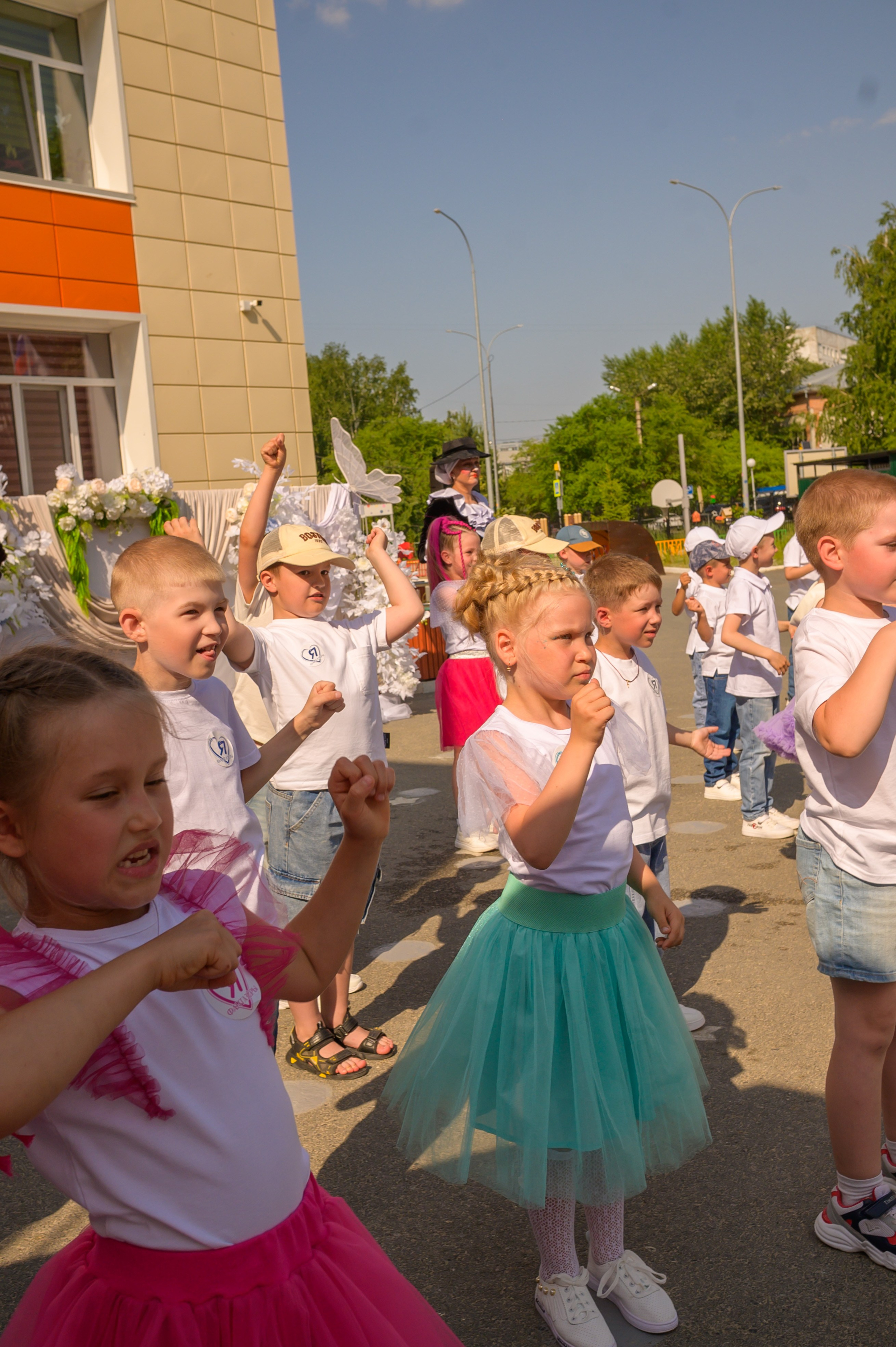 Репортаж выпускного группа «Фантазёры» 3 садик. Фотограф новорожденных, семейный детский в Тюмени Татьяна Морозова