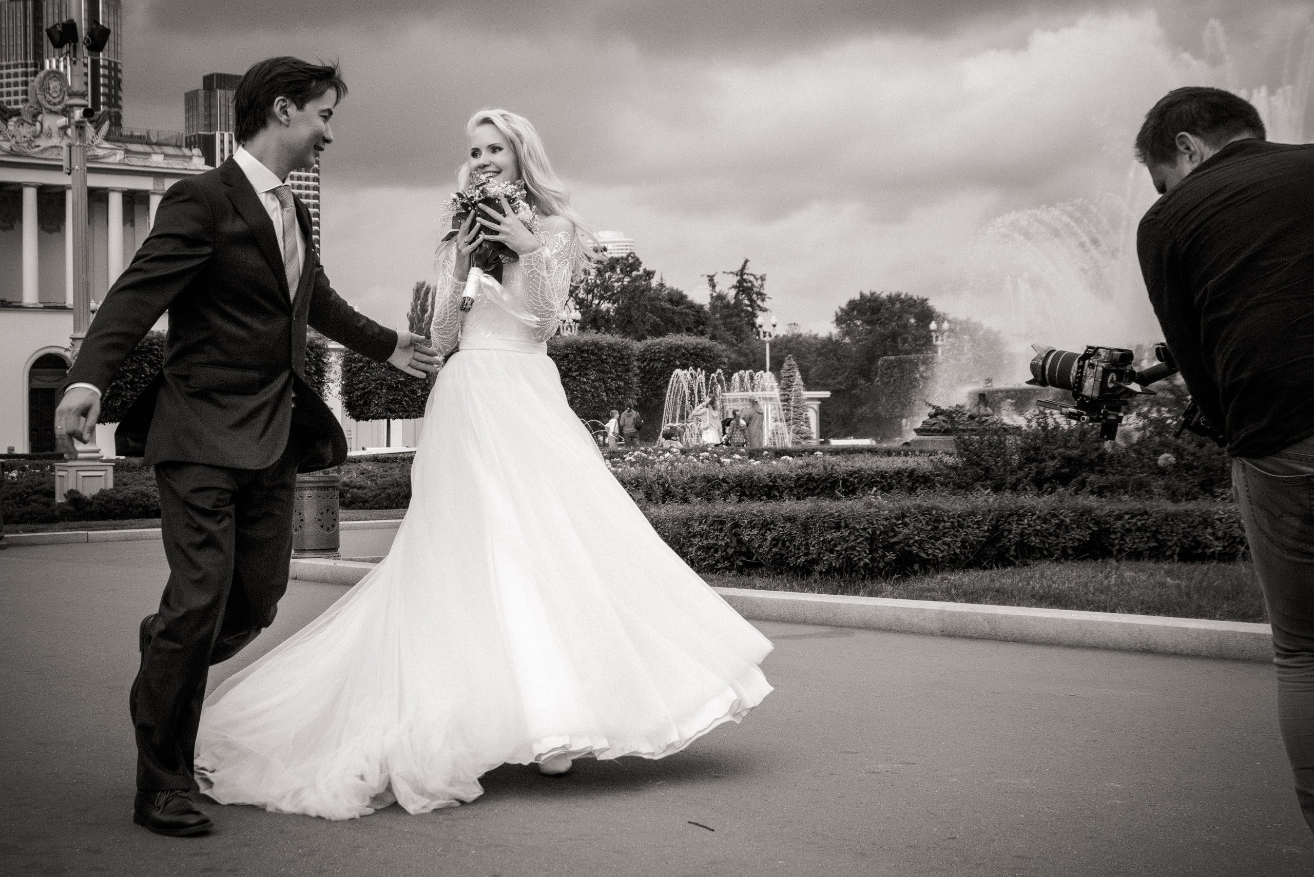 Свадебная фотосессия на ВДНХ. Свадебный и семейный фотограф в Москве и Подмосковье Лариса Козлова