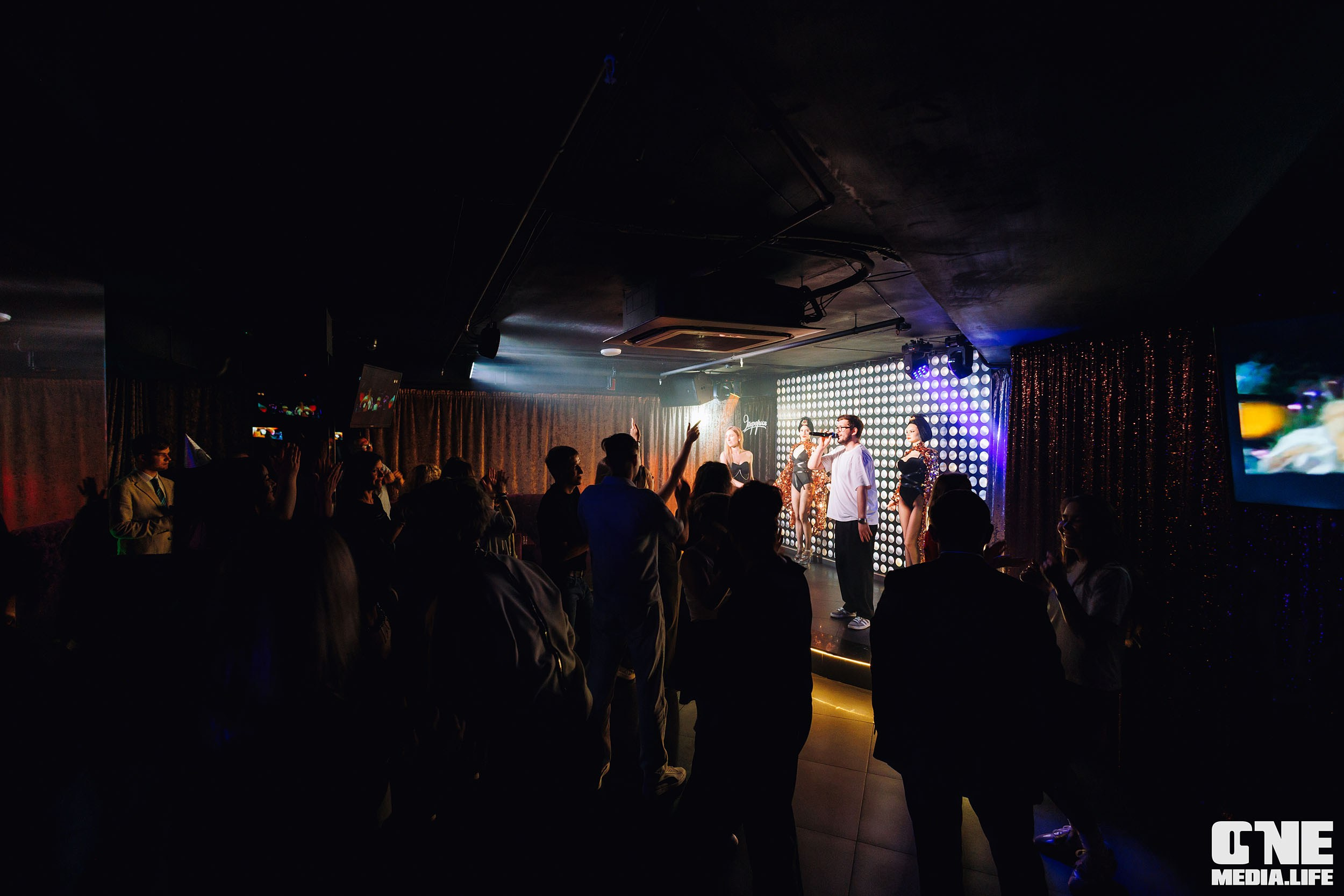 Фоторепортаж из караоке-клуба Эйфория. One Media Life: фоторепортажи, фотоотчеты с мероприятий и заведений