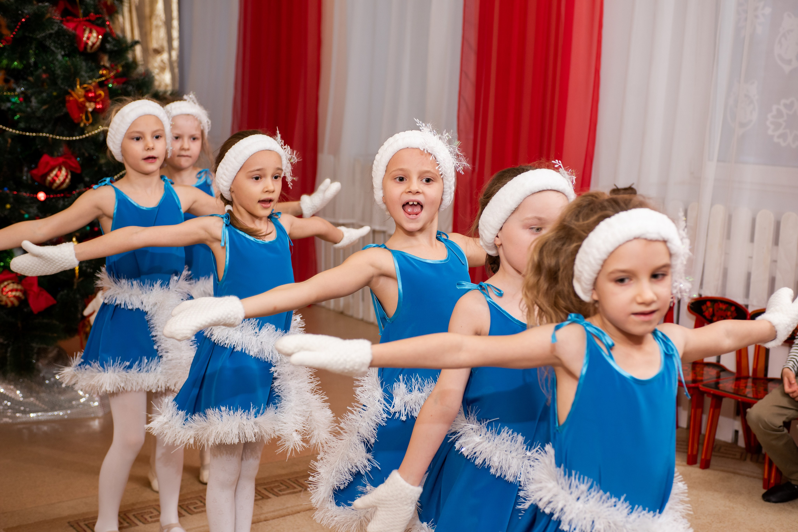 Новогодний утренник в детском саду 276. Выпускные альбомы в Севастополе, Крыму и Екатеринбурге