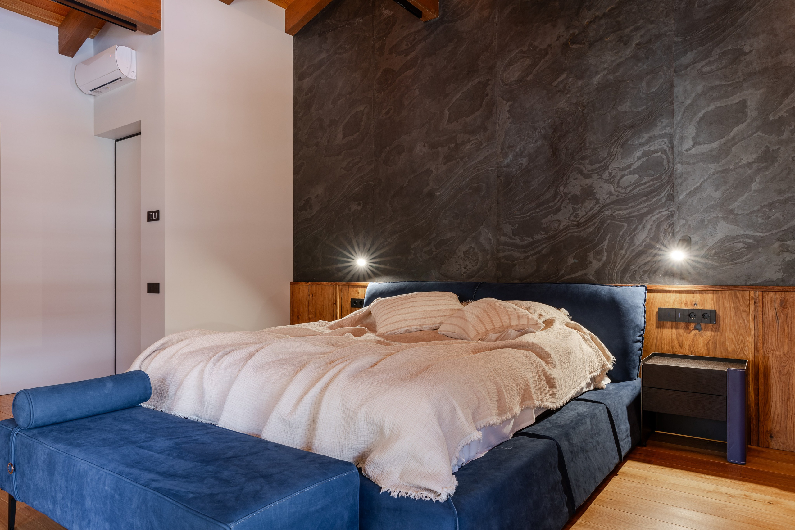 Интерьерная фотосъёмка загородного дома площадью 300 кв м в п. Эстосадок. Интерьерный фотограф Москва