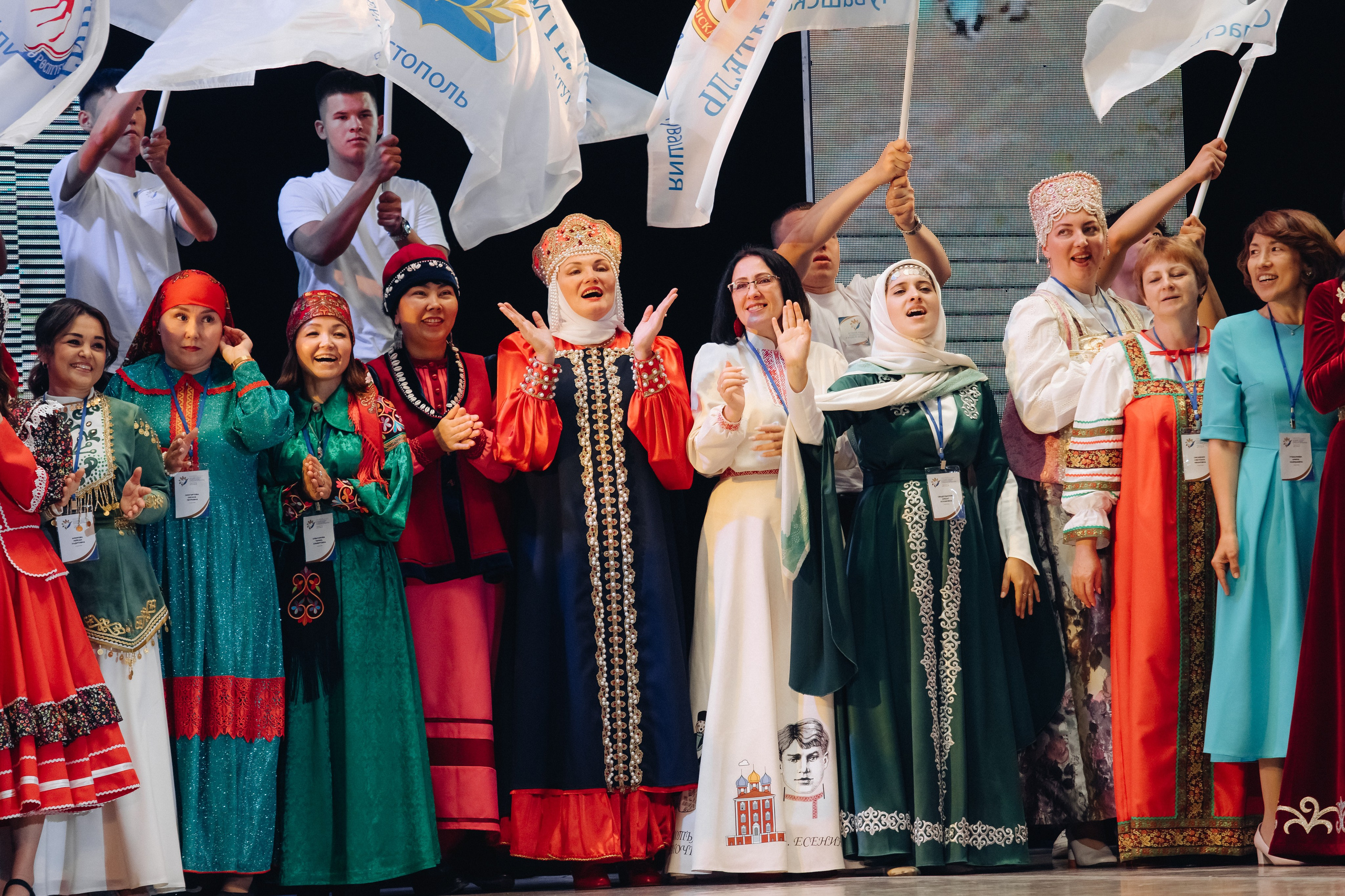 Лучший учитель родного языка и литературы 2025. Свадебный и семейный фотограф в Улан-Удэ