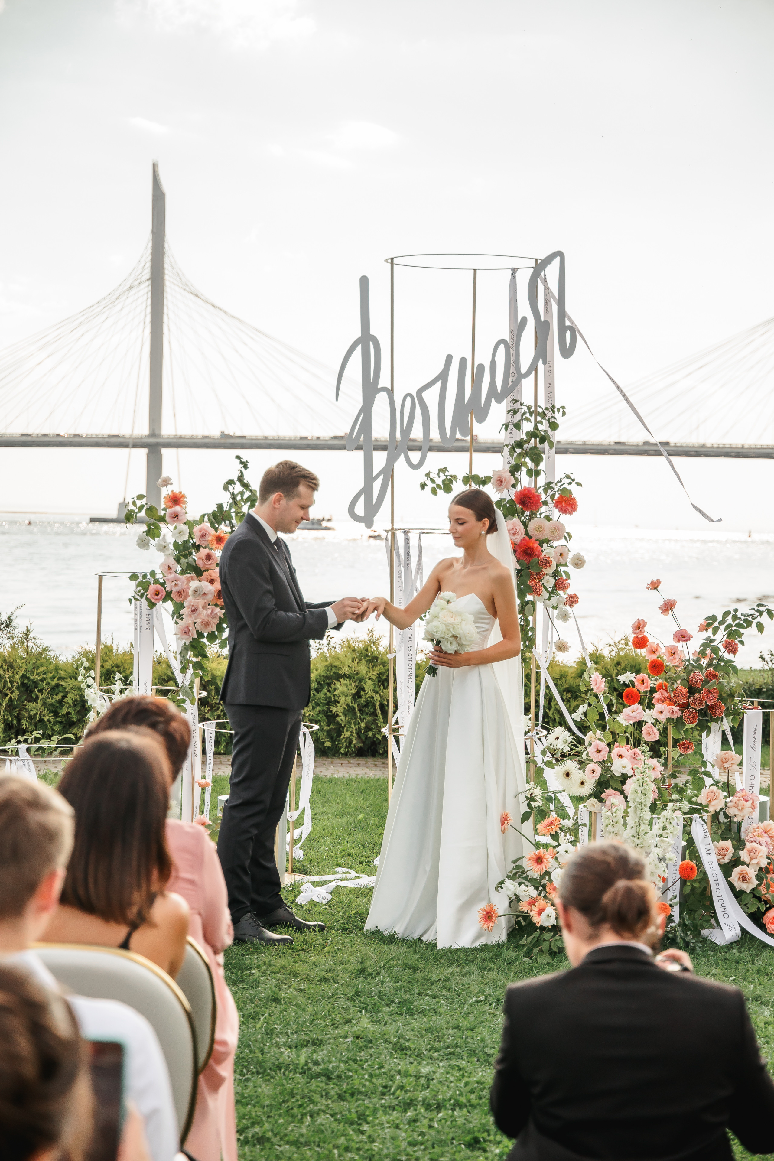 Иван и Юлия. Санкт-Петербург. Финский залив. Асия. Свадебный фотограф в Хабаровске