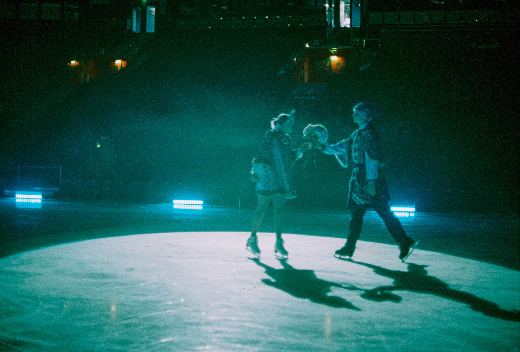 Современная концептуальная фотография о теле, уязвимости и идентичности. Визуальная практика на стиле честности, пост-иронии и искусства.Рекламная фотография, Концептуальная фотография, Современный художник, Психология, Коммерческий фотограф, Репортажный фотограф, Стрит фотография, Арт, Сюрреализм, Мобильная фотография, Снято на айфон, Дима Бурза