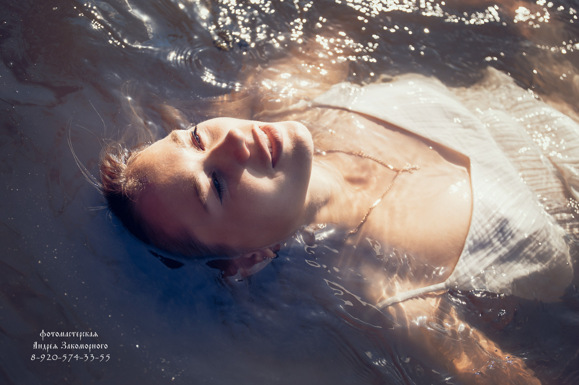 фотосъёмка в стиле фоторепортажа, красота и простота для модели, лёгкость для модели принимать участие в фотосъёмке. Важность показать красоту девушки в фотосессии.