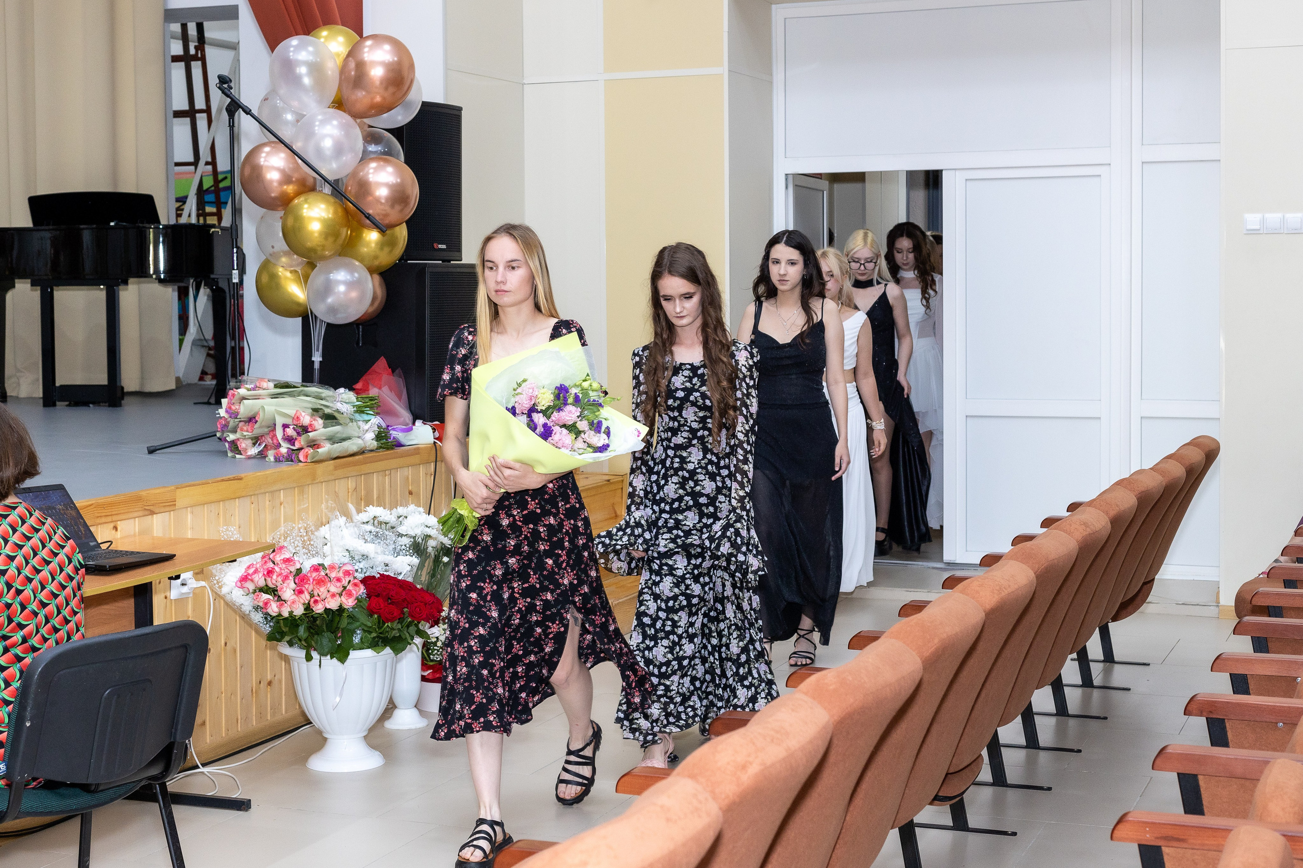 Вручение аттестата 2025. Выпускные альбомы Майкоп, Краснодар Елена Золотарева