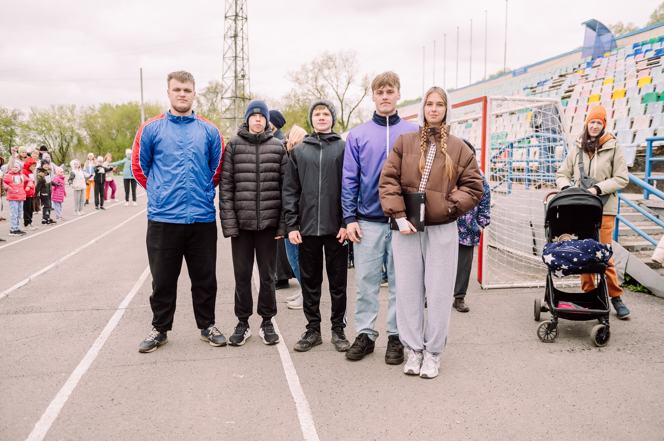 Пасхальный забег «Вера и Спорт» на стадионе Шахтёр. Детский фотограф, семейный фотограф и репортажи в Кемерово
