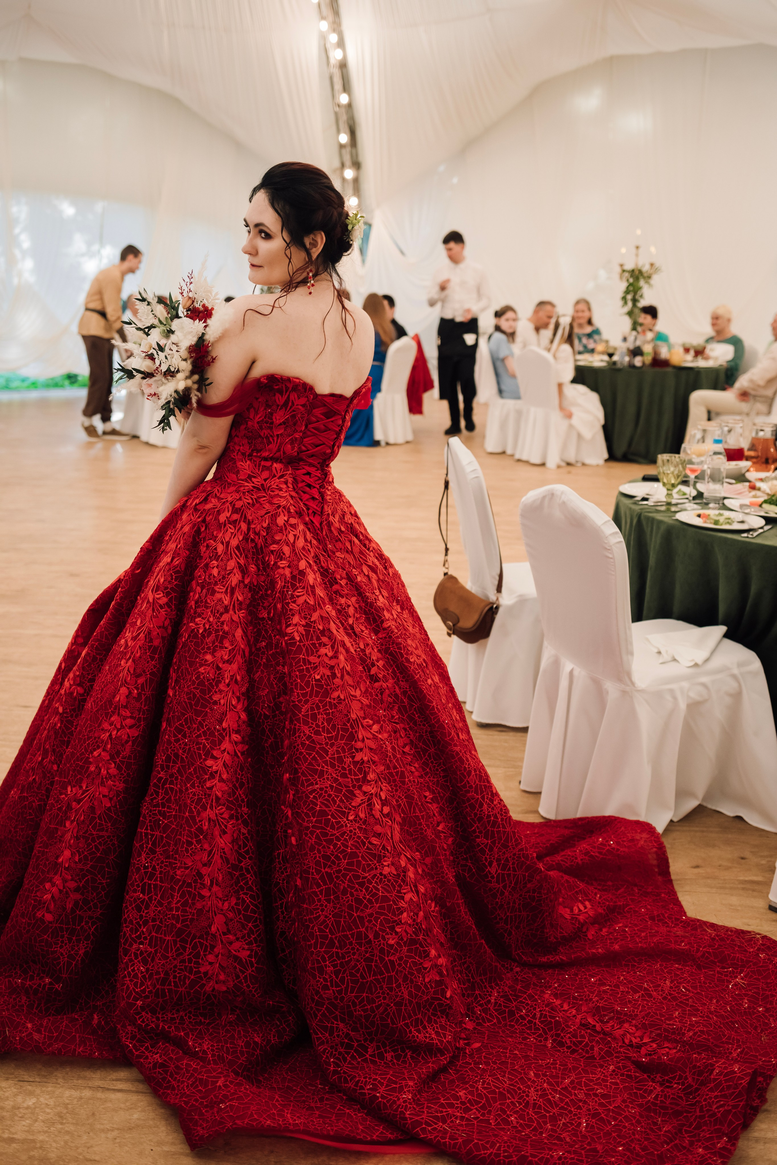 Маргарита и Артем. Свадьба в стиле средневекового пира в шатре. Свадебный и семейный фотограф в Москве Евгения Лисина