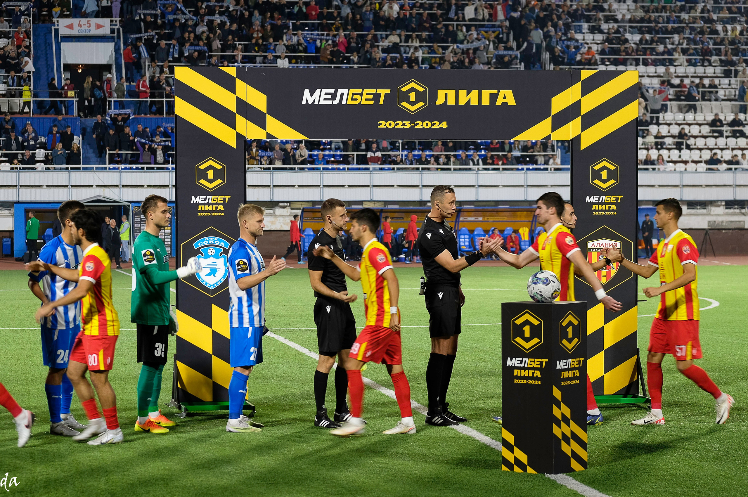 Фото футбольных матчей Первая лига ФНЛ. Фотограф Дмитрий Алексеев