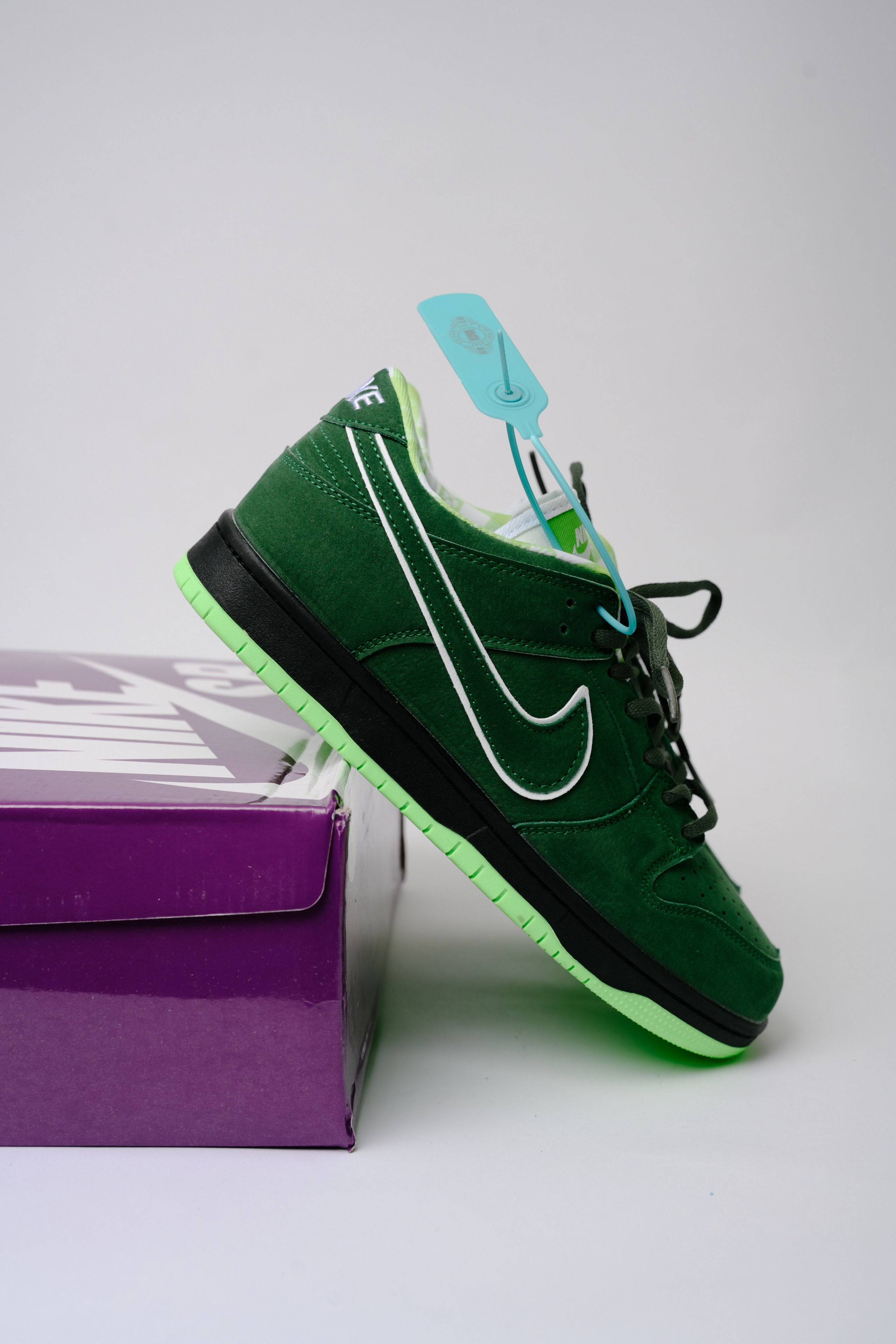 Кроссовки для wb. Фотограф в Красноярске