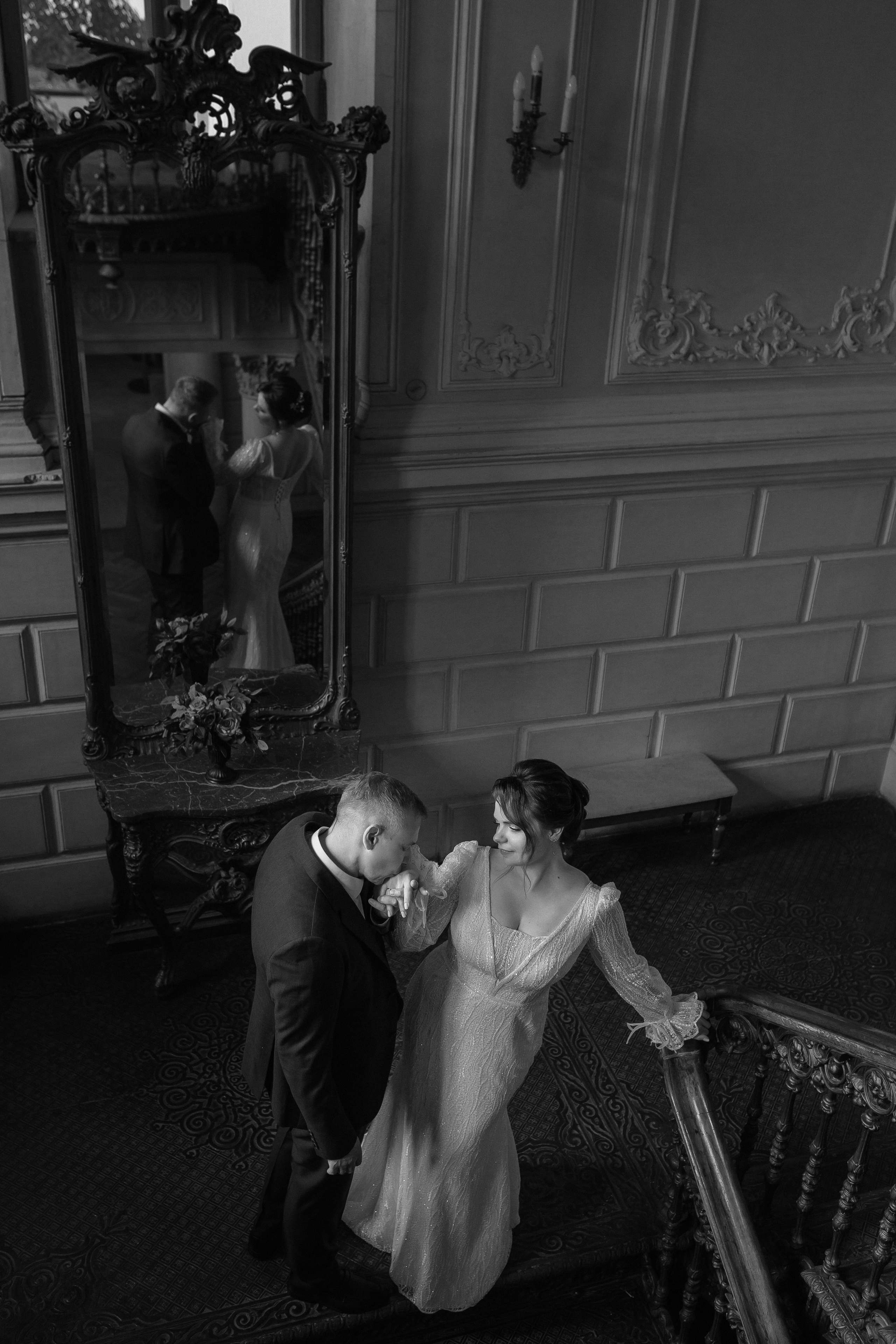 Свадебная фотосессия в Пушкинской библиотеке. Фото Радости. Свадебный и семейный фотограф в Москве Юлия Самойлова